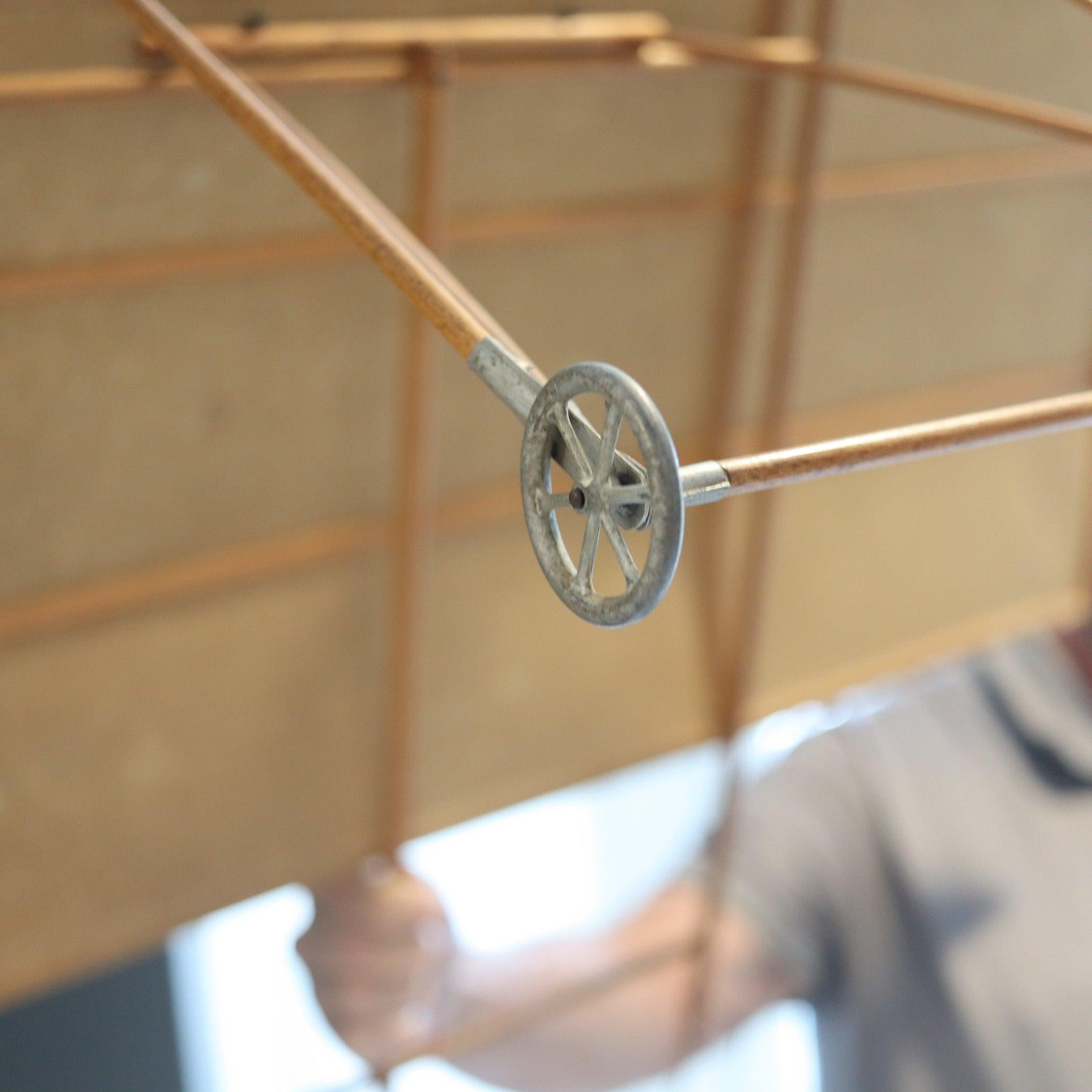 AD-ASTRA Modèle réduit d'avion 1910 Début 20ème siècle Rare en Wood Brass et Linen en vente 11