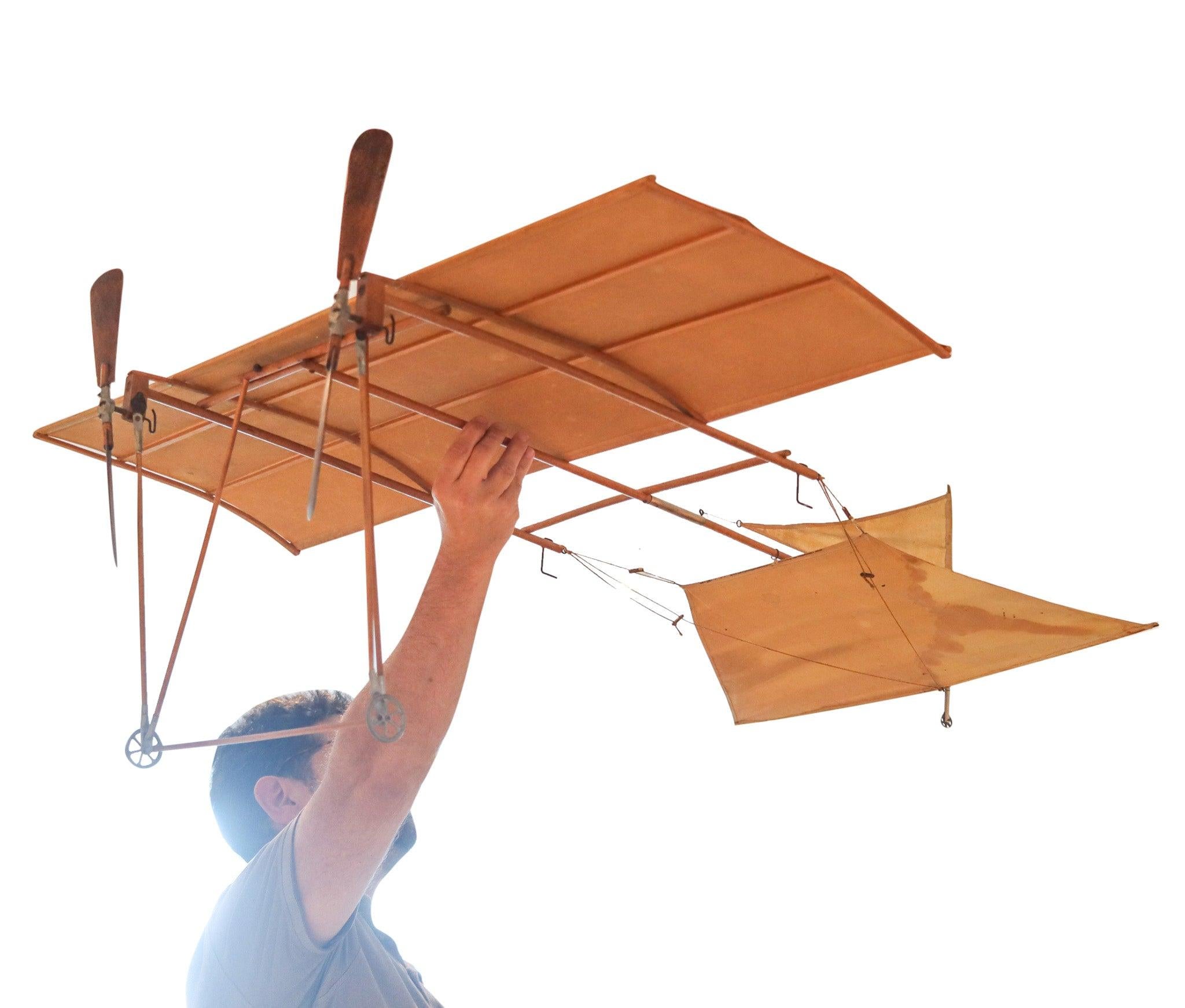 Arts and Crafts AD-ASTRA Modèle réduit d'avion 1910 Début 20ème siècle Rare en Wood Brass et Linen en vente