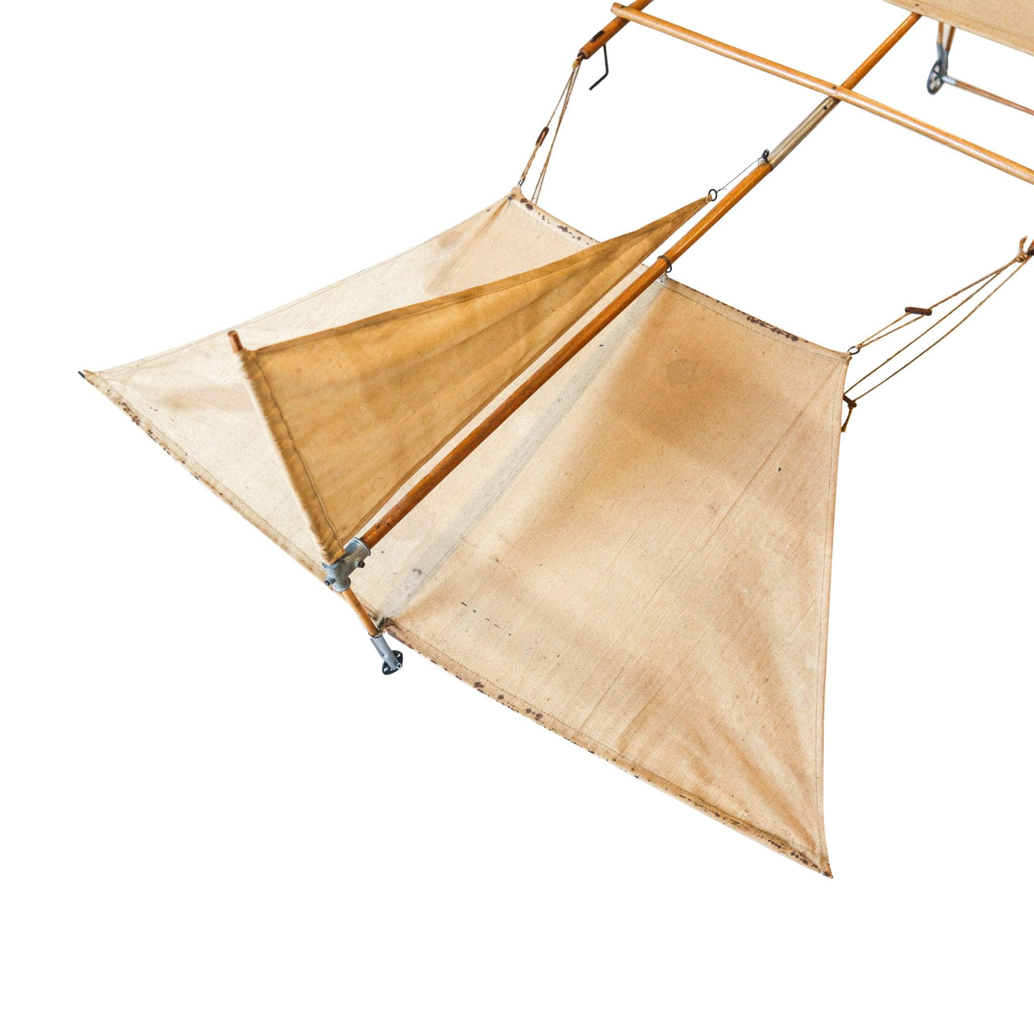 AD-ASTRA Modèle réduit d'avion 1910 Début 20ème siècle Rare en Wood Brass et Linen Excellent état - En vente à Miami, FL