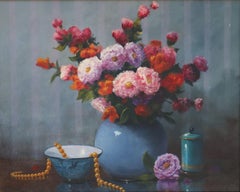 Nature morte florale avec collier de perles