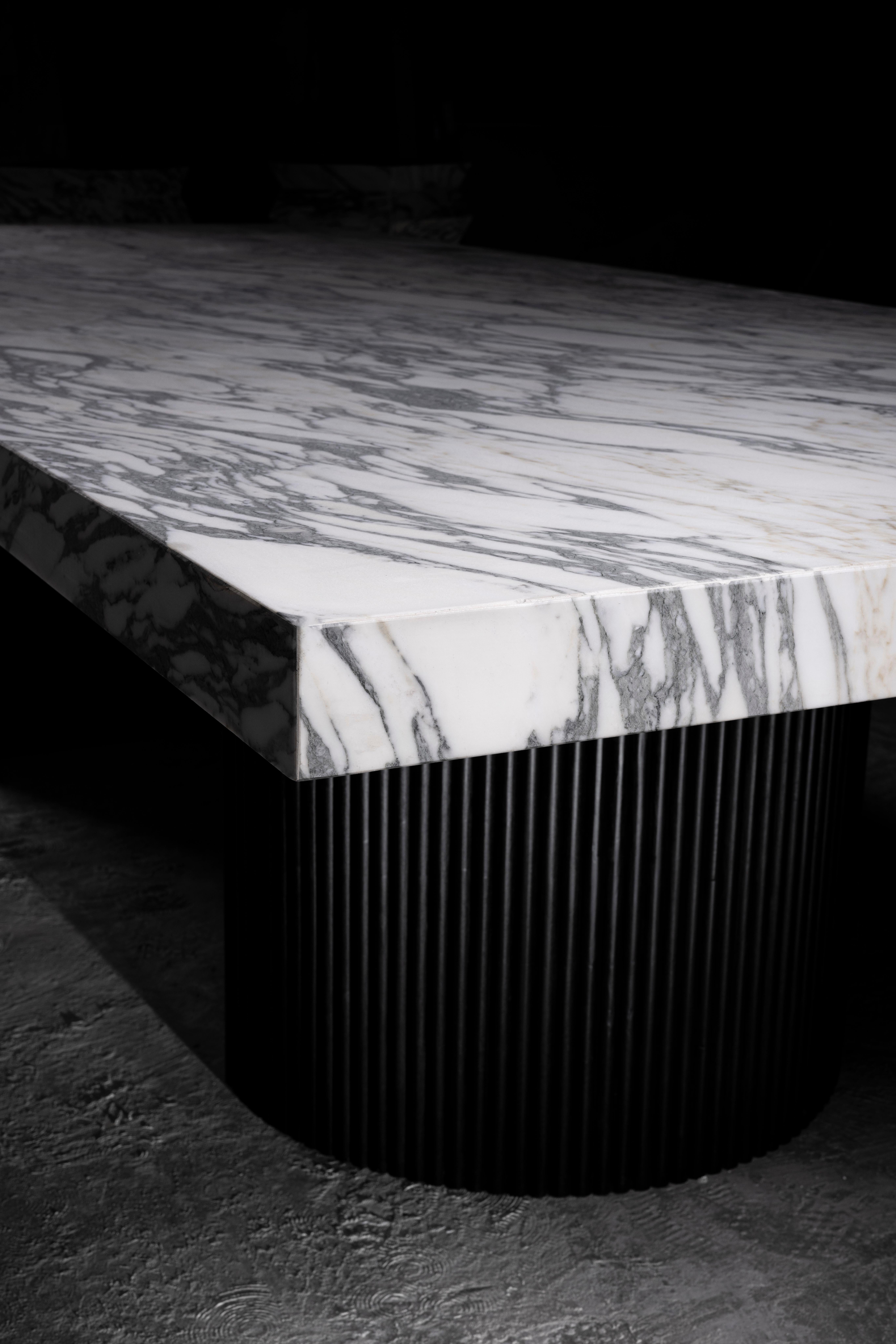 Autre ADS Table de salle à manger Meliora en Oak Oak et marbre Arabescato Corchia par No Age Studio en vente