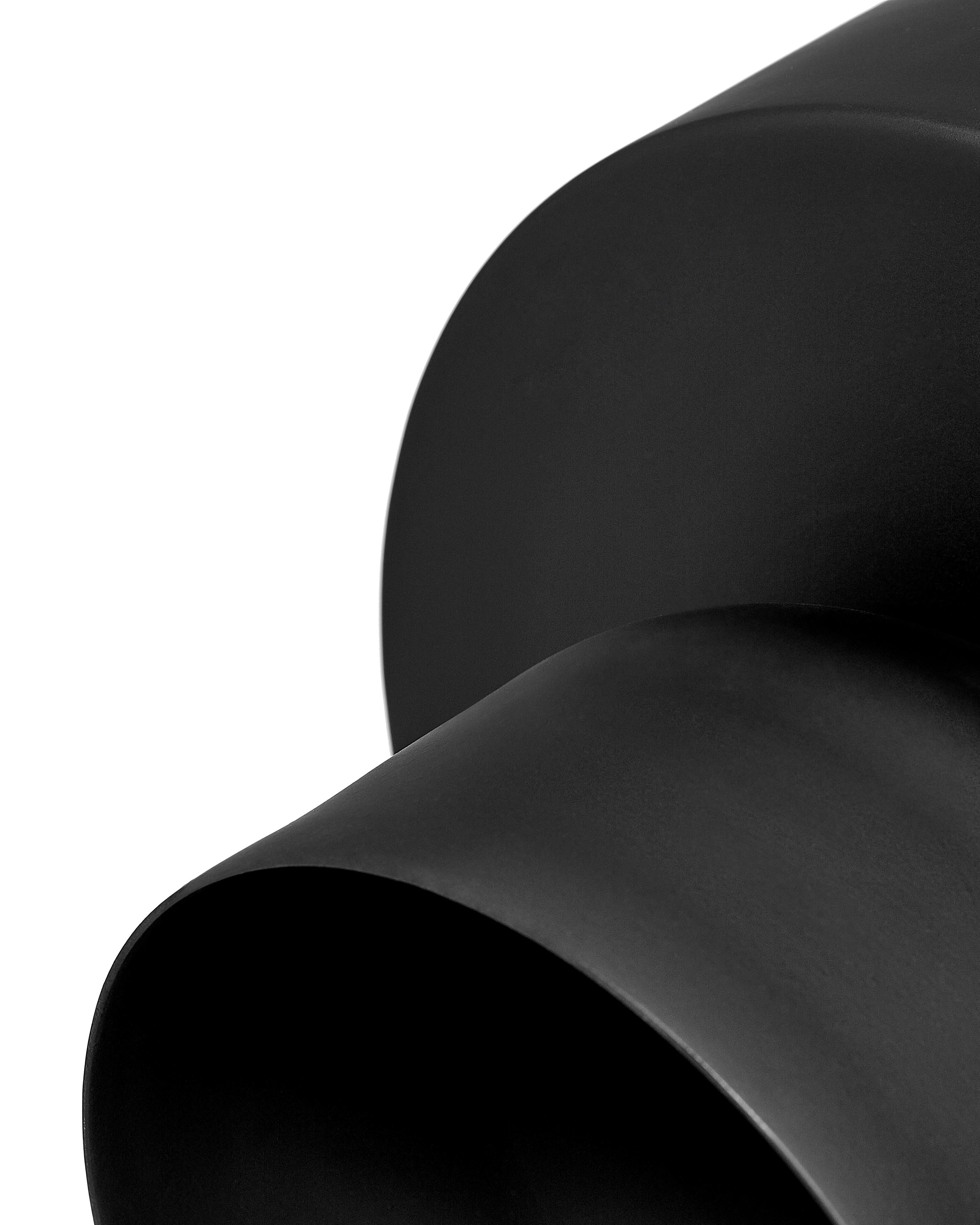 Ada Black Bold Aluminium Pflanzgefäß  (Gebürstet) im Angebot