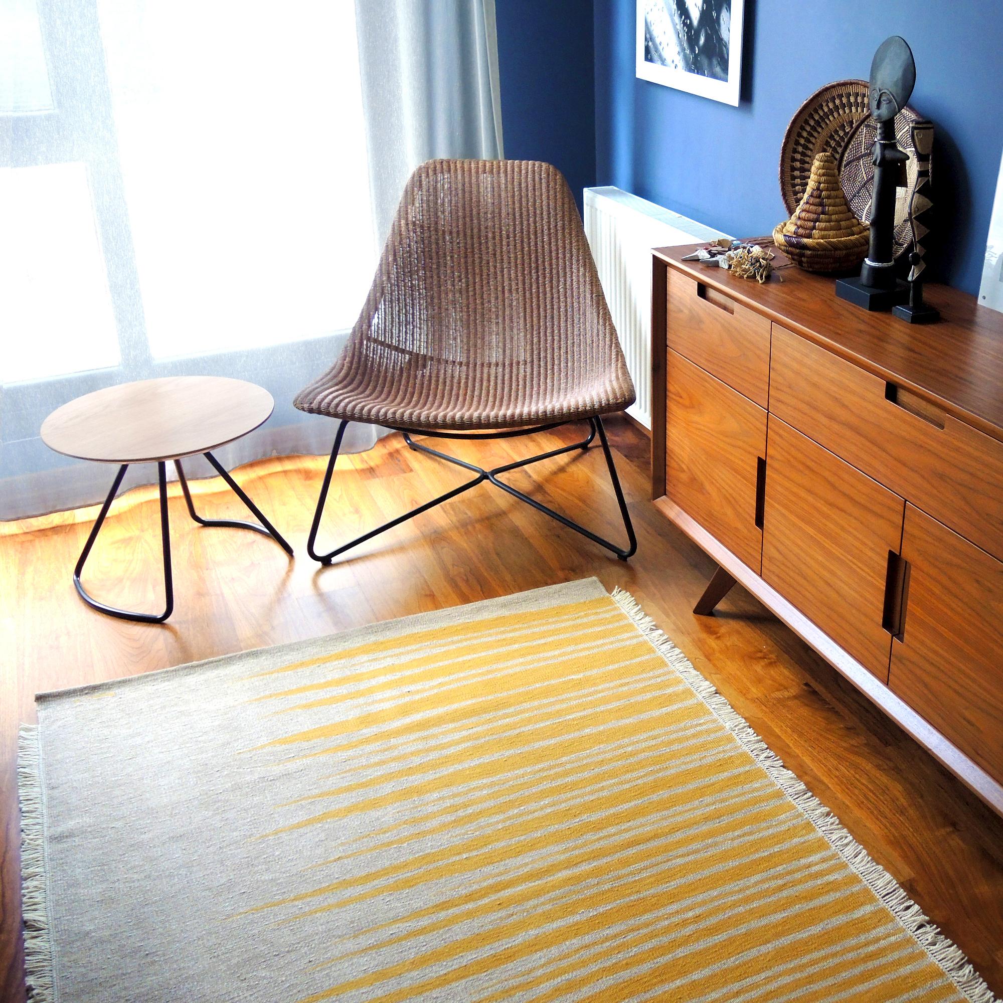 Moderne Ada Tapis Kilim Modernity Contemporary, laine tissée à la main sable et jaune en vente