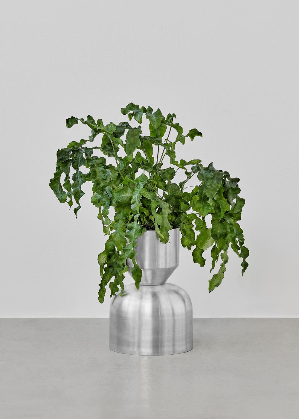 Ada Raw Midi aluminum planter  For Sale 2
