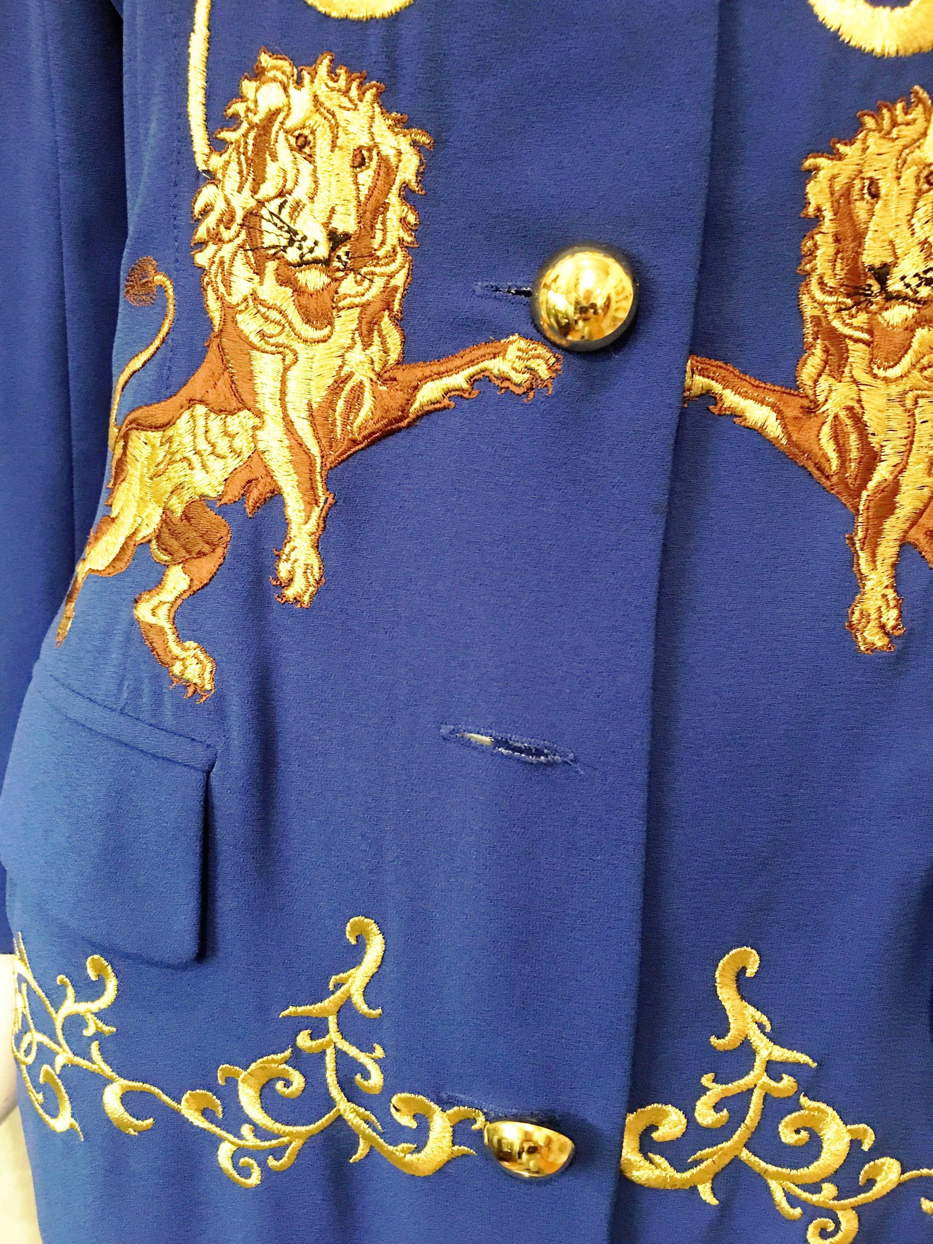 Adam Douglass Adrianna Papell Blue Embroidered Lion Jacket In Excellent Condition In Brooklyn, NY