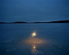 Sparkler auf einem eingefrorenen See