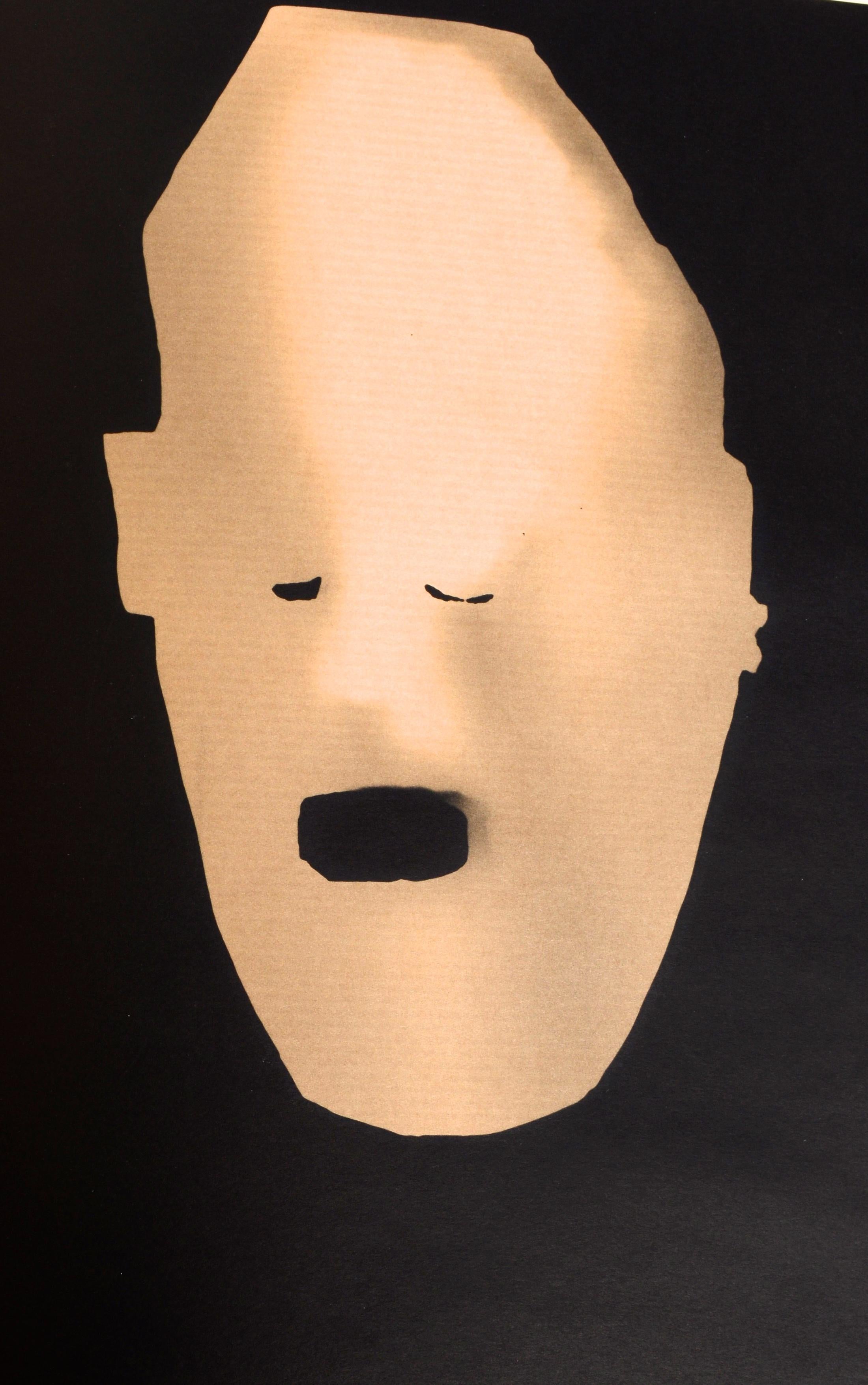 Adam Fuss : Mask par Adam Fuss et Peter Lamborn Wilson. Publié par la Galerie Baldwin, 2005. 1ère édition, couverture rigide avec étui, catalogue d'exposition. Les photogrammes sont produits en plaçant des masques africains directement sur le papier