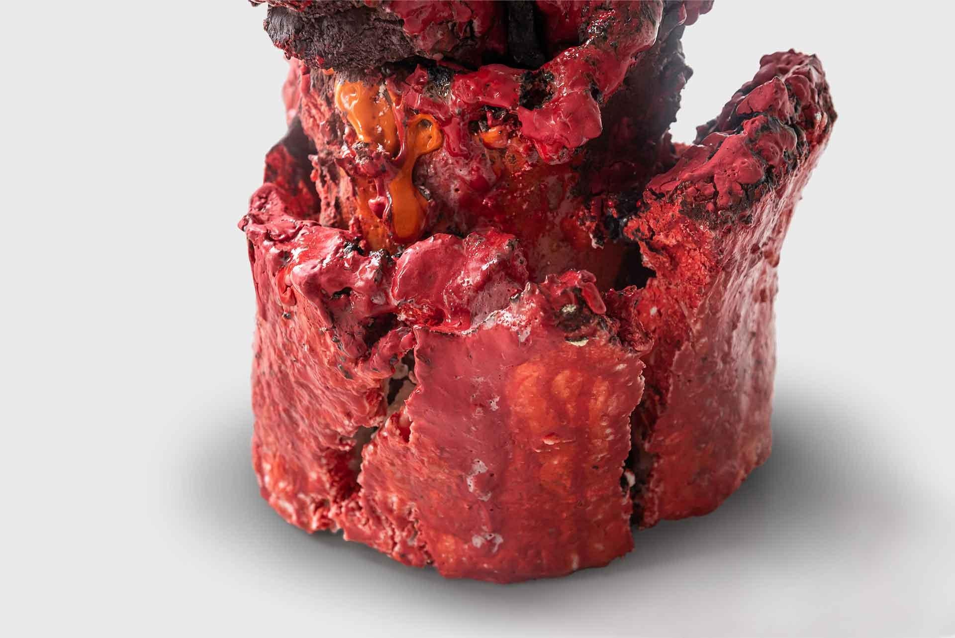 Adam Knoche Zeitgenössische rote Keramikvase „Cadmium Fissure“ von Adam Knoche, Ton, Glasur 2022   im Angebot 1