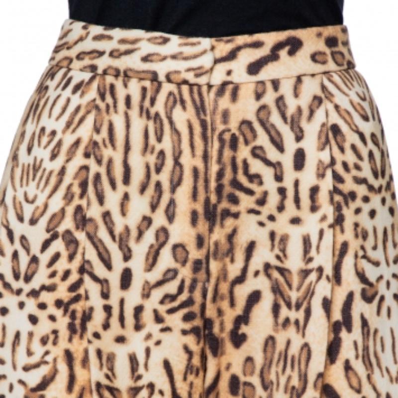 These palazzo pants from Adam Lippes are effortlessly chic and project an urbane look! They are made from wool and feature an animal print throughout. They come equipped with a zip fastening and will seamlessly assist you in making your everyday