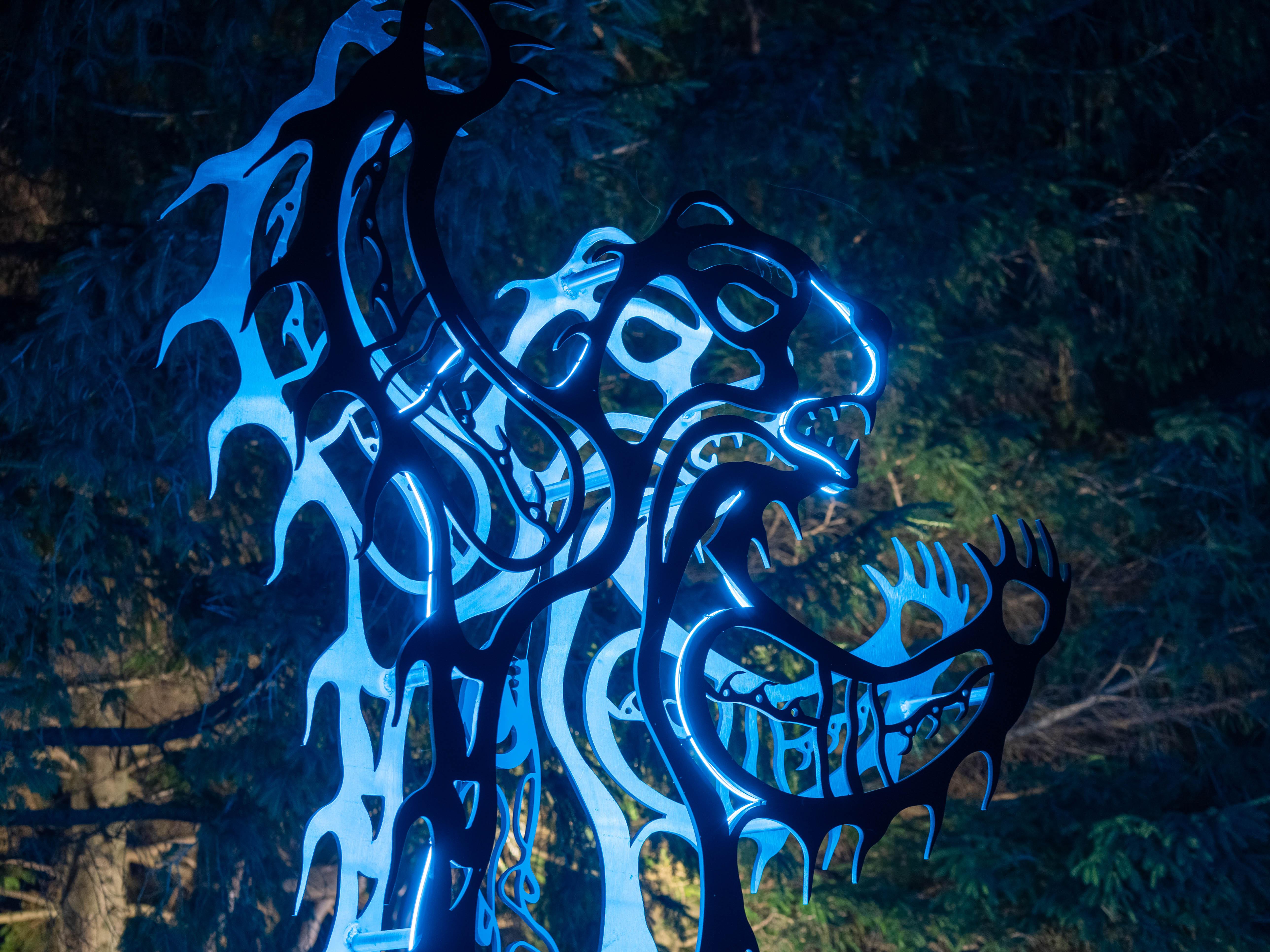 L'ours figuratif, Mohawk des Six Nations, animal, sculpture extérieure en aluminium en vente 6