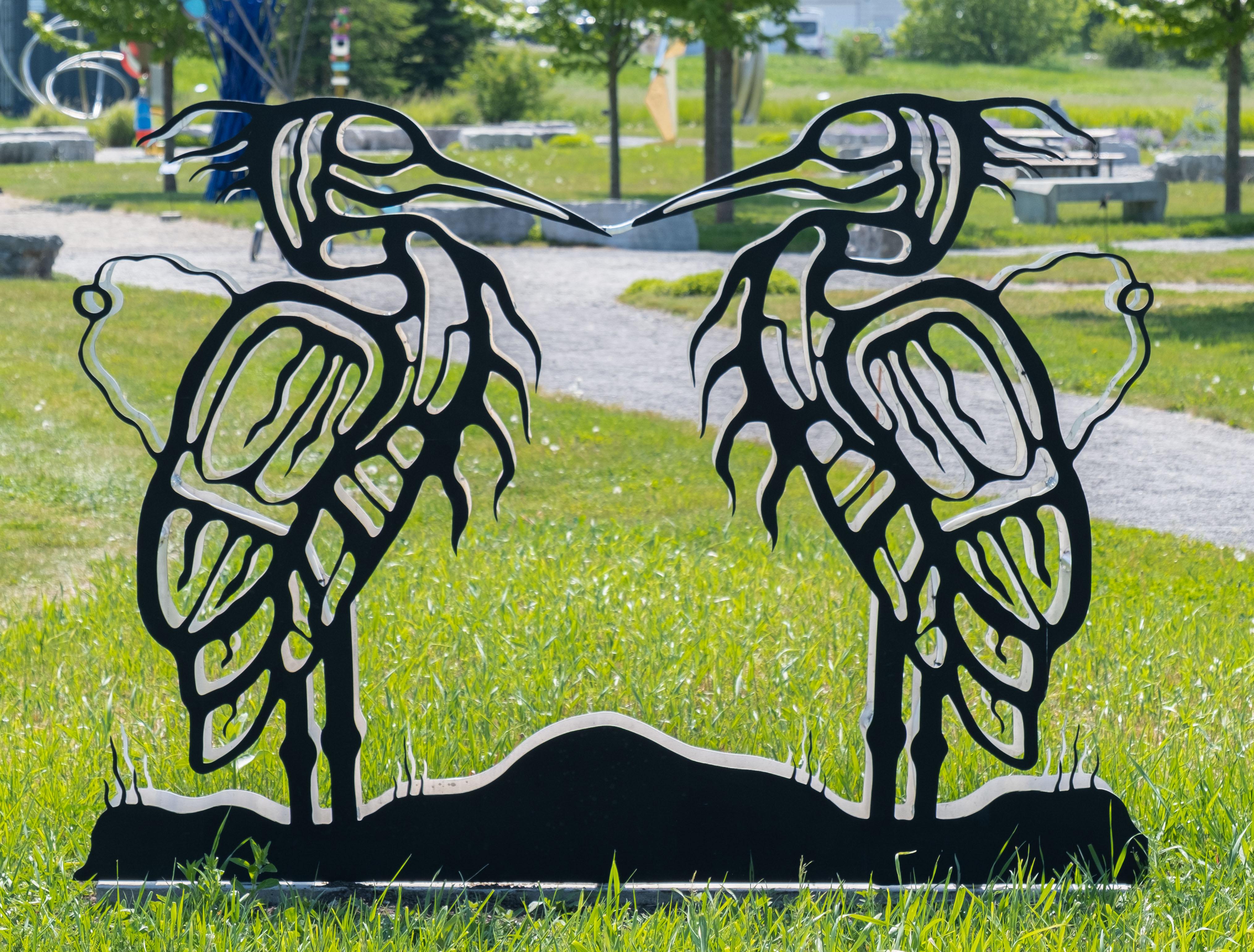 Sculpture extérieure figurative Heron en aluminium représentant un Mohawk des Six Nations, animal et LED en vente 5