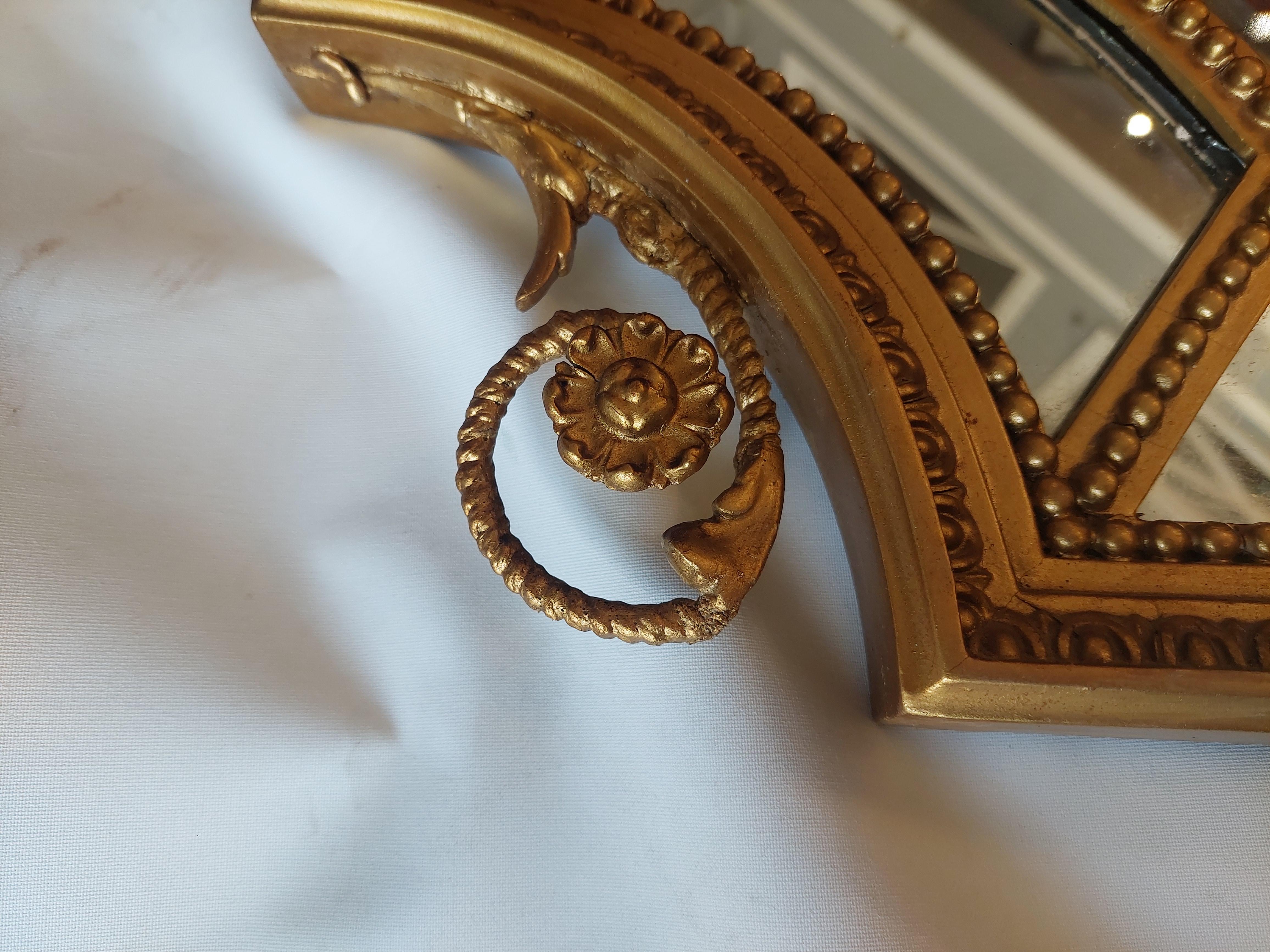 Neoclassico Specchio Adams Revival della fine del XIX secolo in stile dorato-gesso in vendita