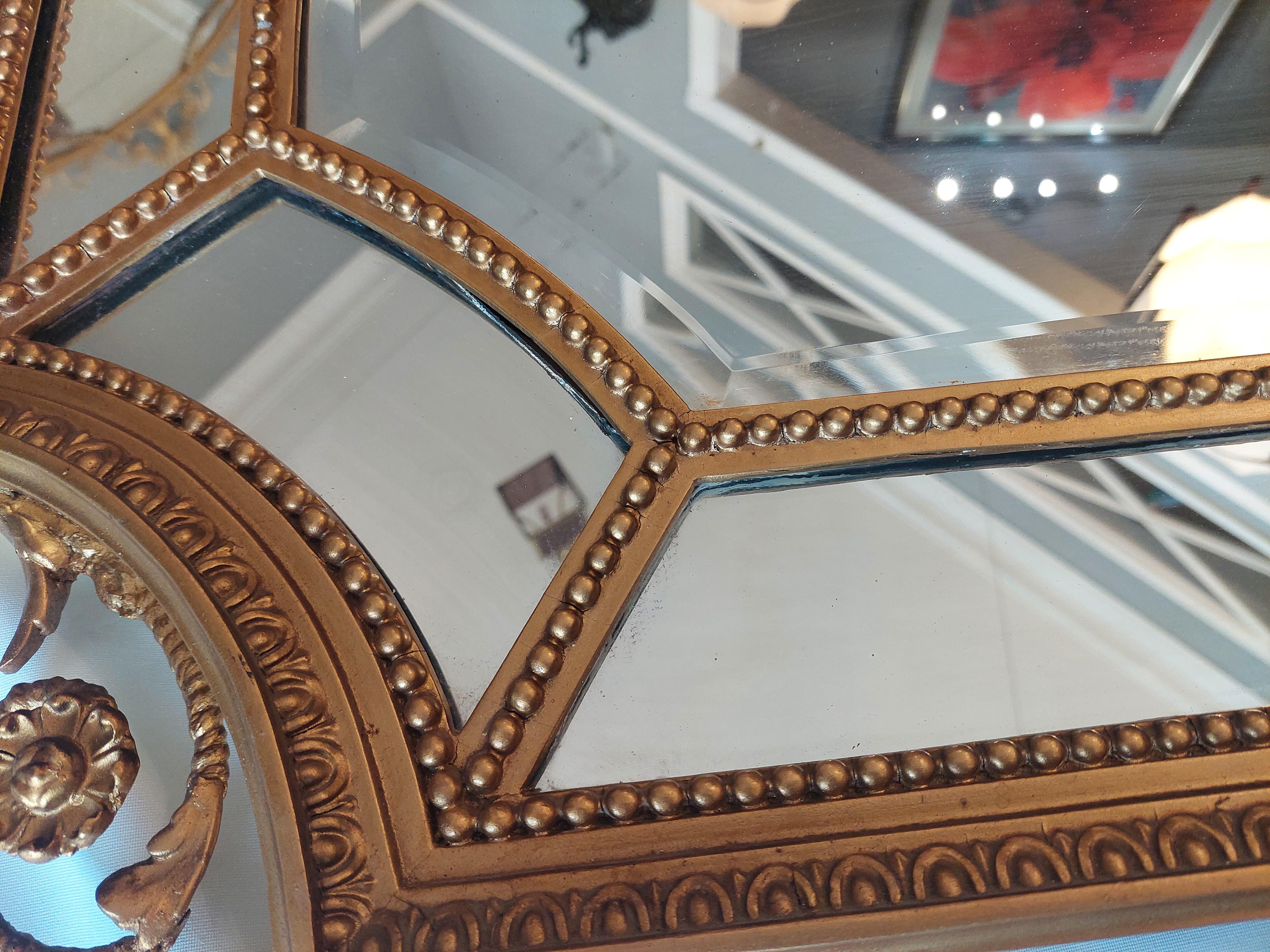 Specchio Adams Revival della fine del XIX secolo in stile dorato-gesso In condizioni buone in vendita a Altrincham, GB