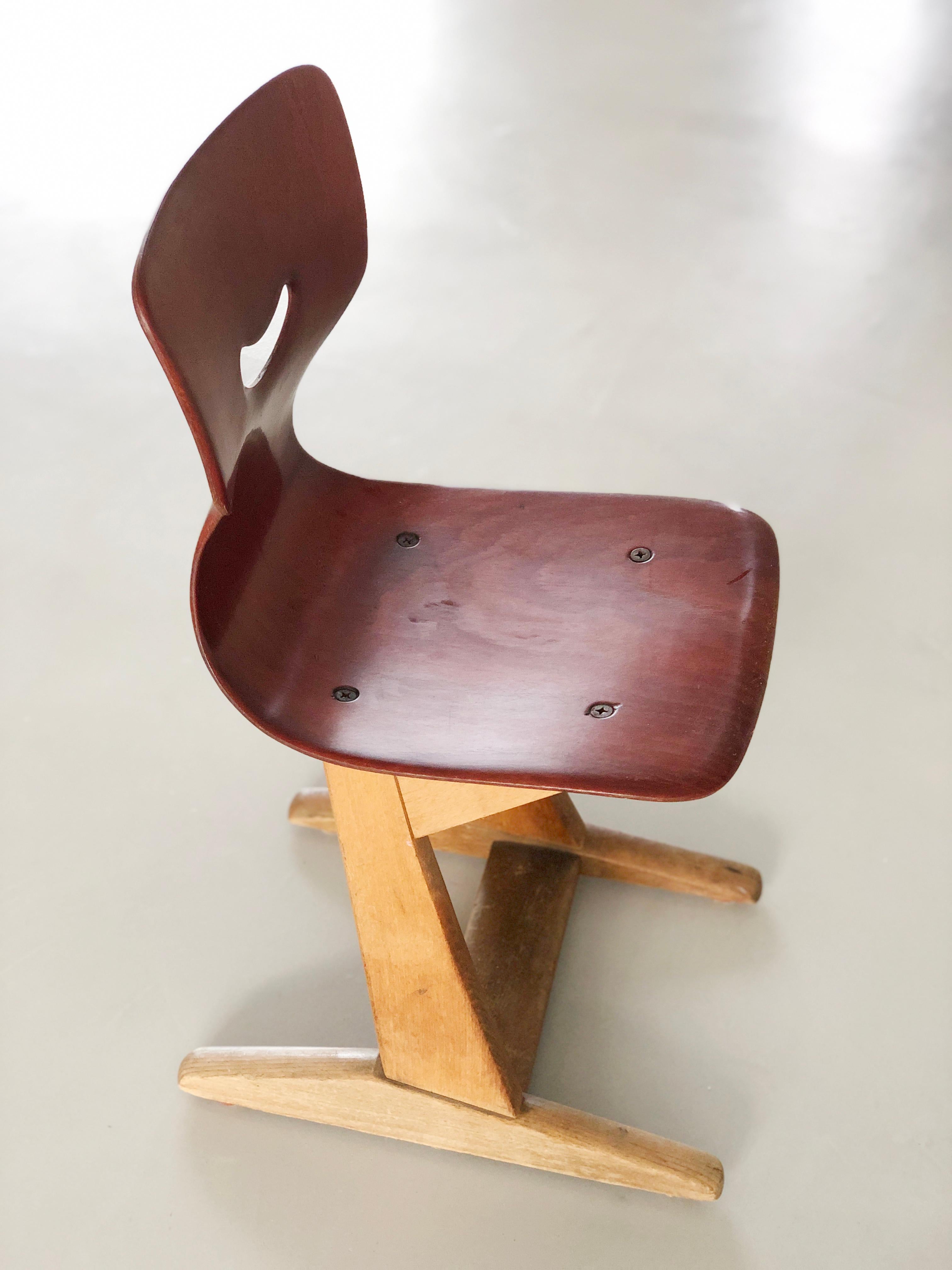 Adam Stegner Flötotto Deutschland 1960er Pagholz Flötotto Kinderstuhl (Schule) im Angebot 10