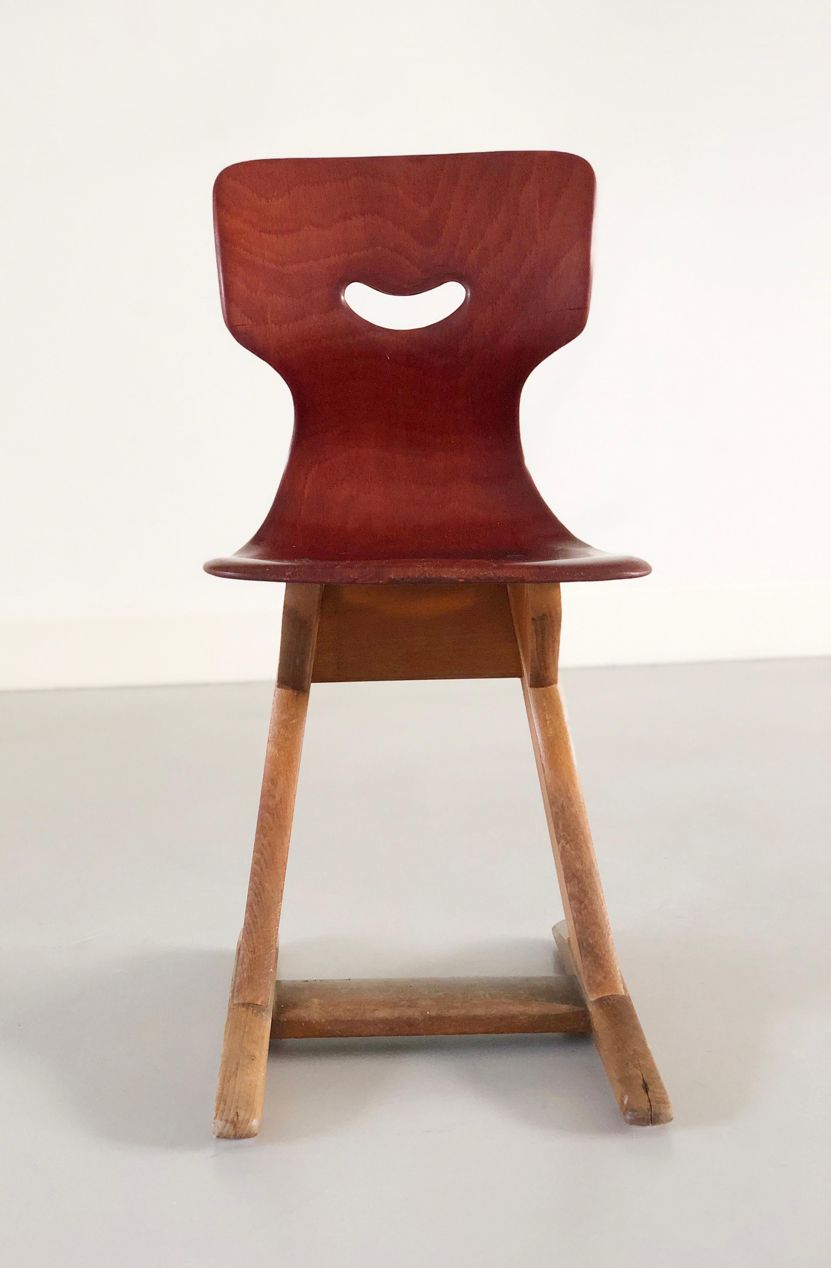 Adam Stegner Flötotto Deutschland 1960er Pagholz Flötotto Kinderstuhl (Schule) im Angebot 11