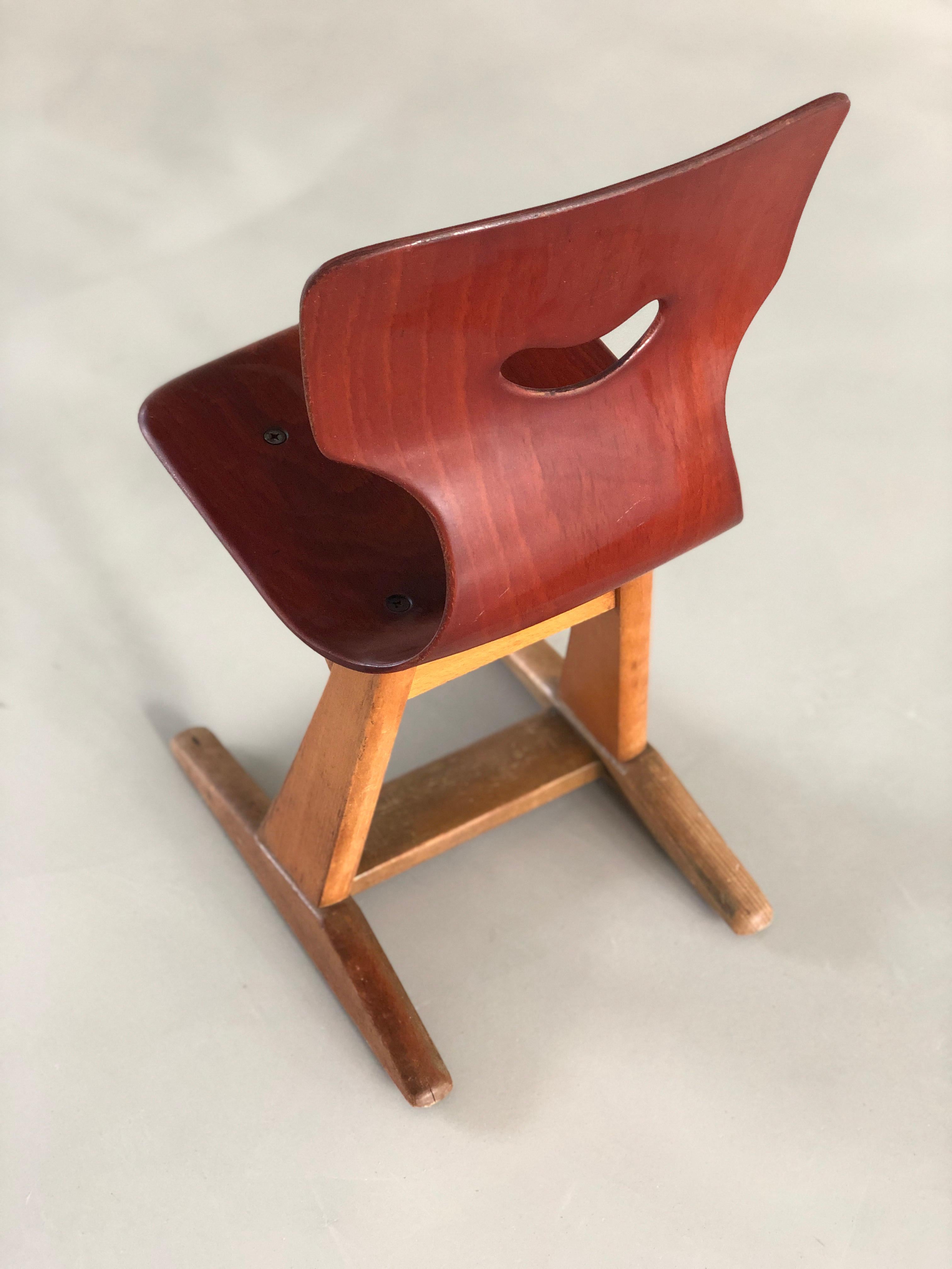 Adam Stegner Flötotto Germany 1960’s Pagholz wood (school) children’s chair For Sale 1