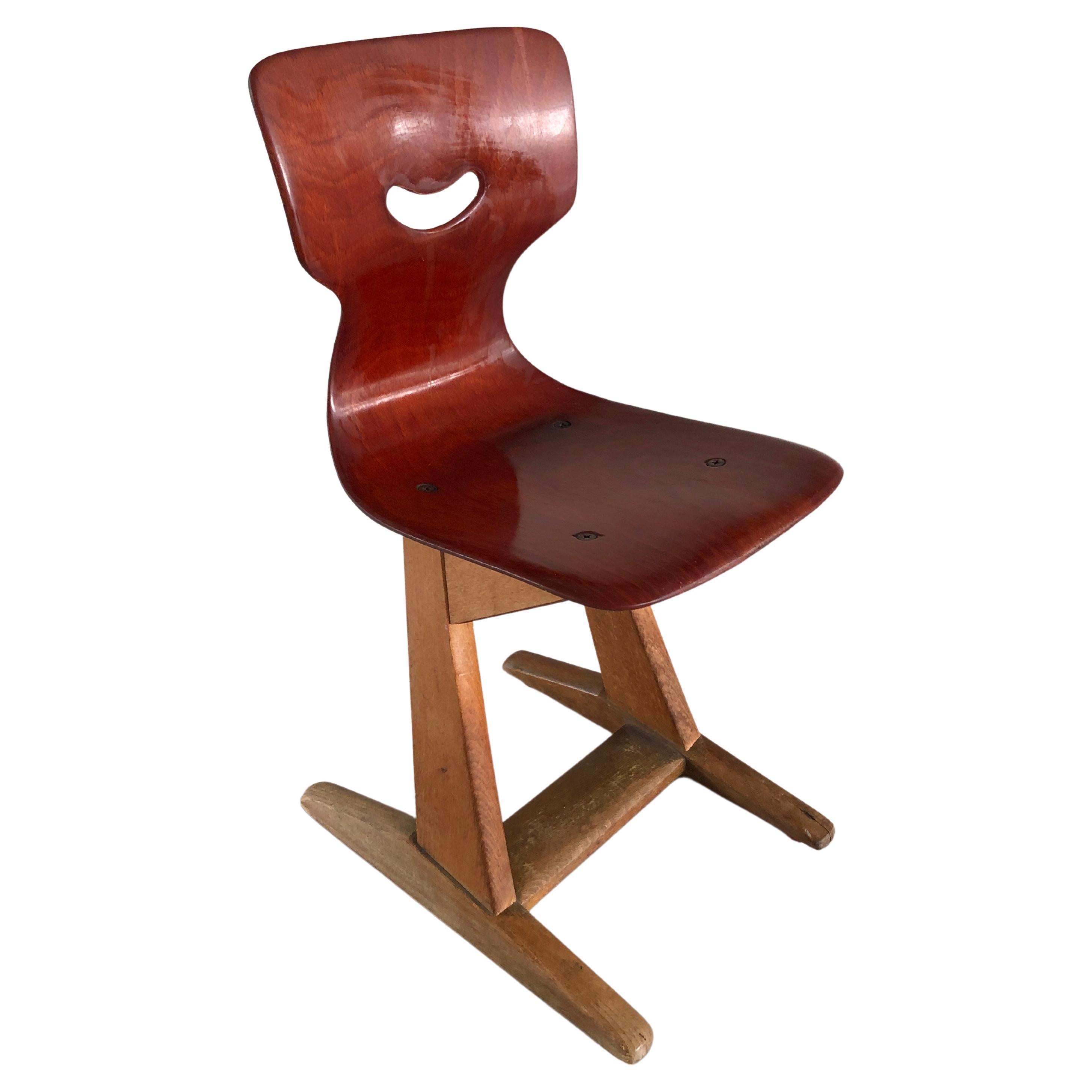 Adam Stegner Flötotto Germany 1960’s Pagholz wood (school) children’s chair For Sale