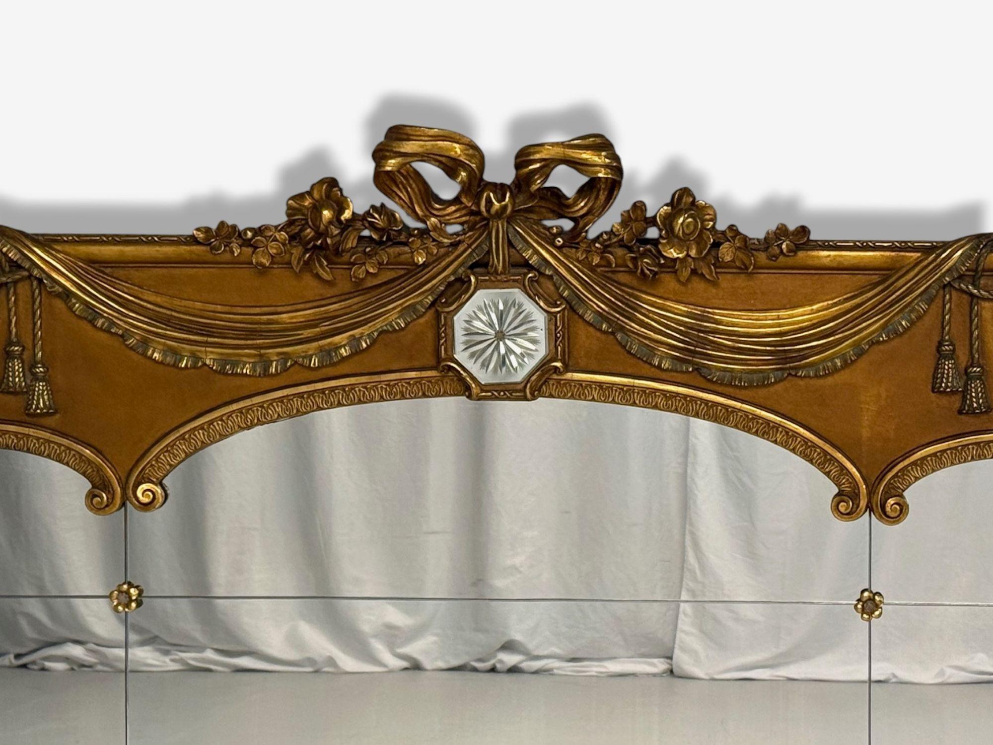 Stile Adams, legno dorato, motivo a drappeggio, specchio da parete sopra la mensola, Italia, anni '20 In condizioni buone in vendita a Manhasset, NY