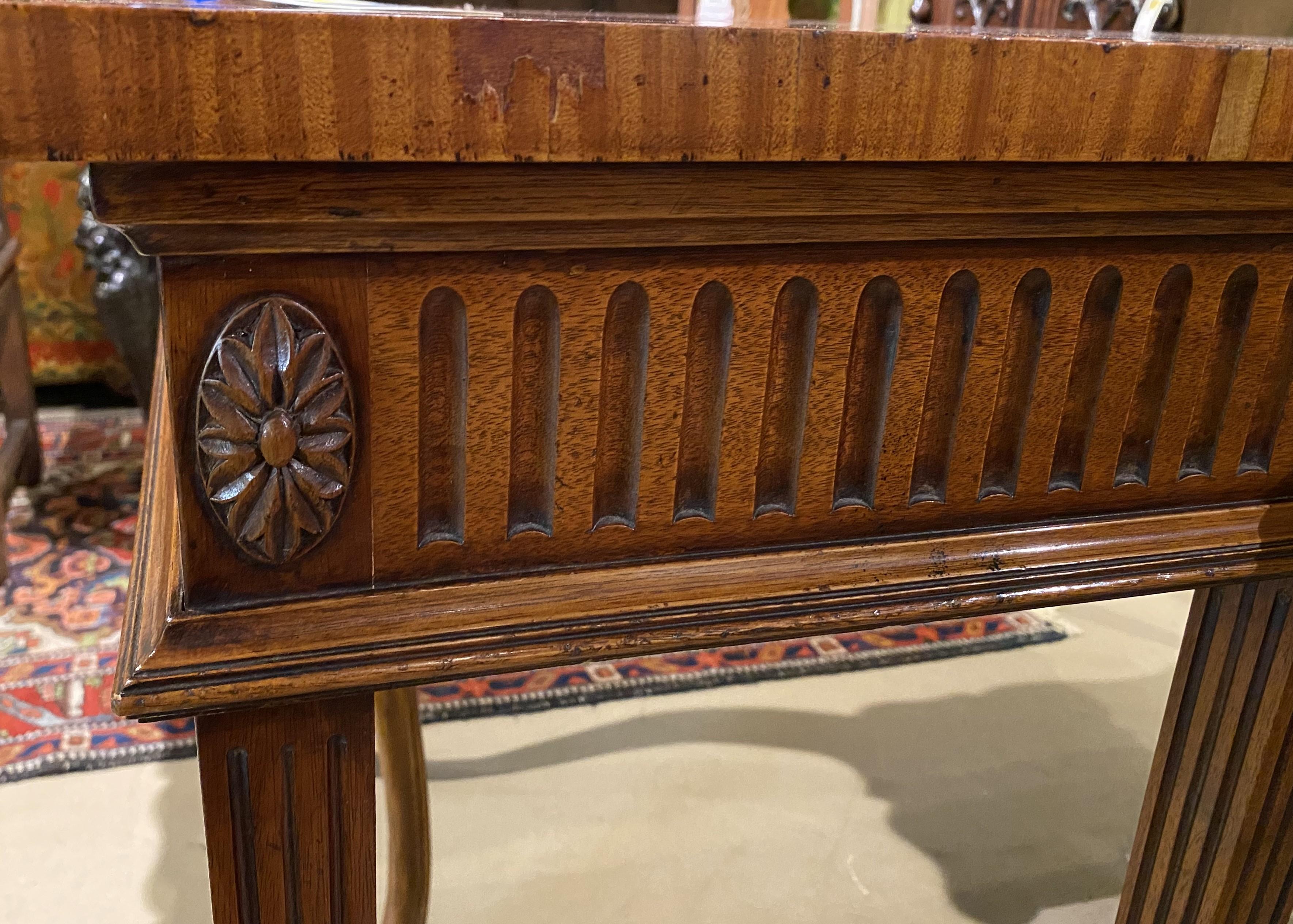 Adam Style Mahogany Serpentine Front Server or Sideboard with Fitted Drawer For Sale 2