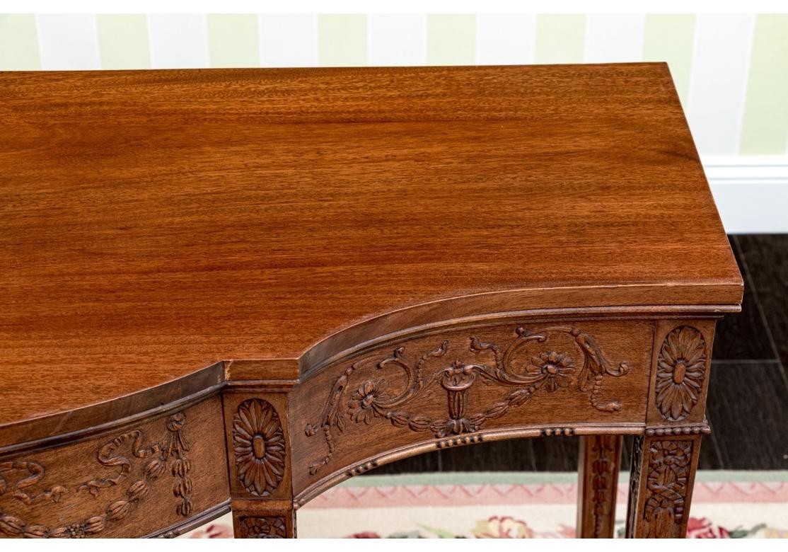 Mesa Consola Estilo Adam Neoclásico Muy Tallada Con Cristal Conformado en venta 6