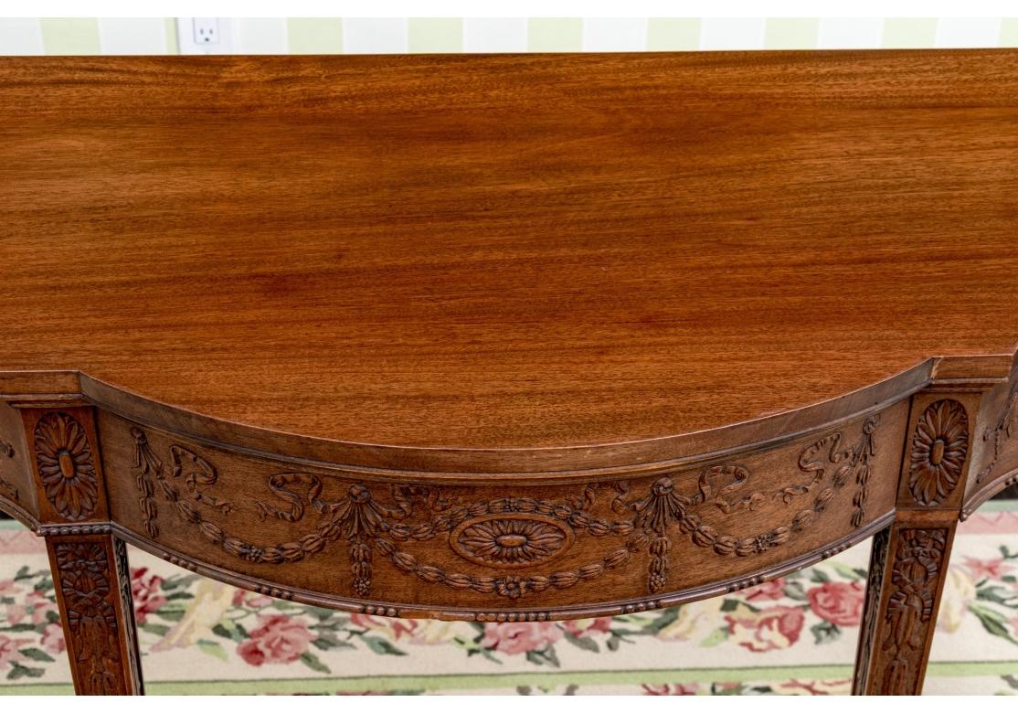Mesa Consola Estilo Adam Neoclásico Muy Tallada Con Cristal Conformado en venta 7