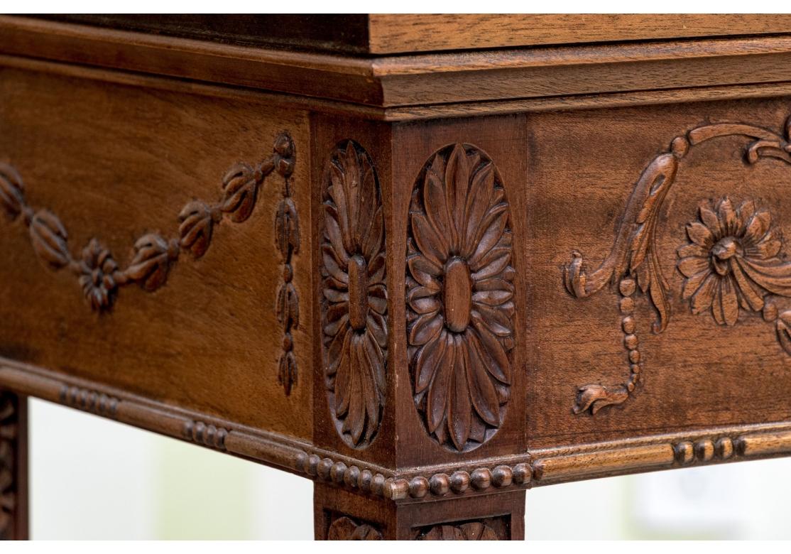 Mesa Consola Estilo Adam Neoclásico Muy Tallada Con Cristal Conformado en venta 10
