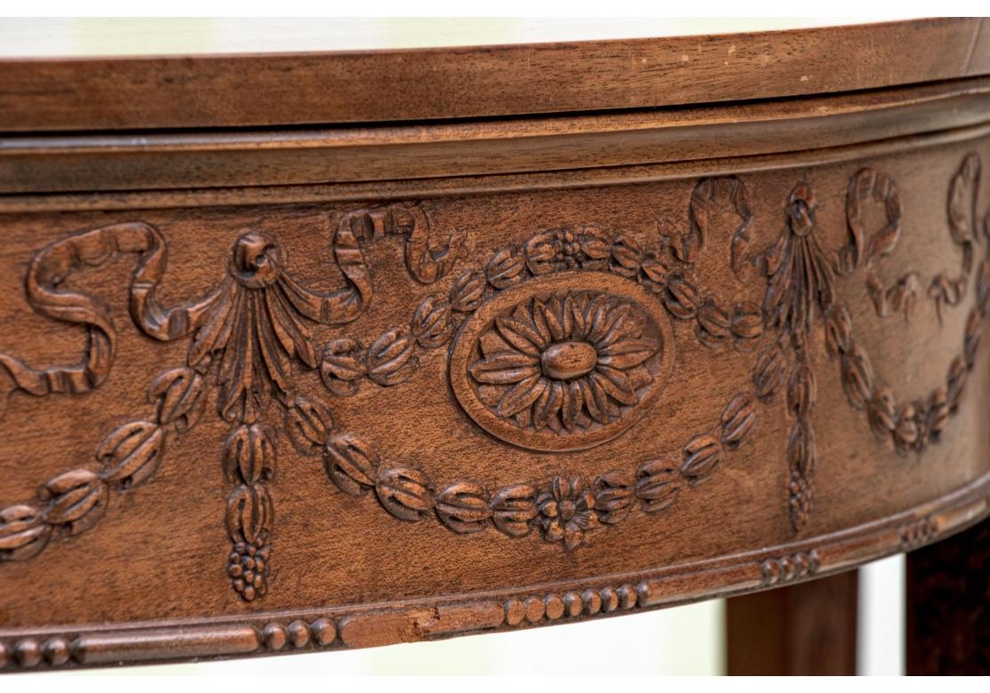 Mesa Consola Estilo Adam Neoclásico Muy Tallada Con Cristal Conformado en venta 2