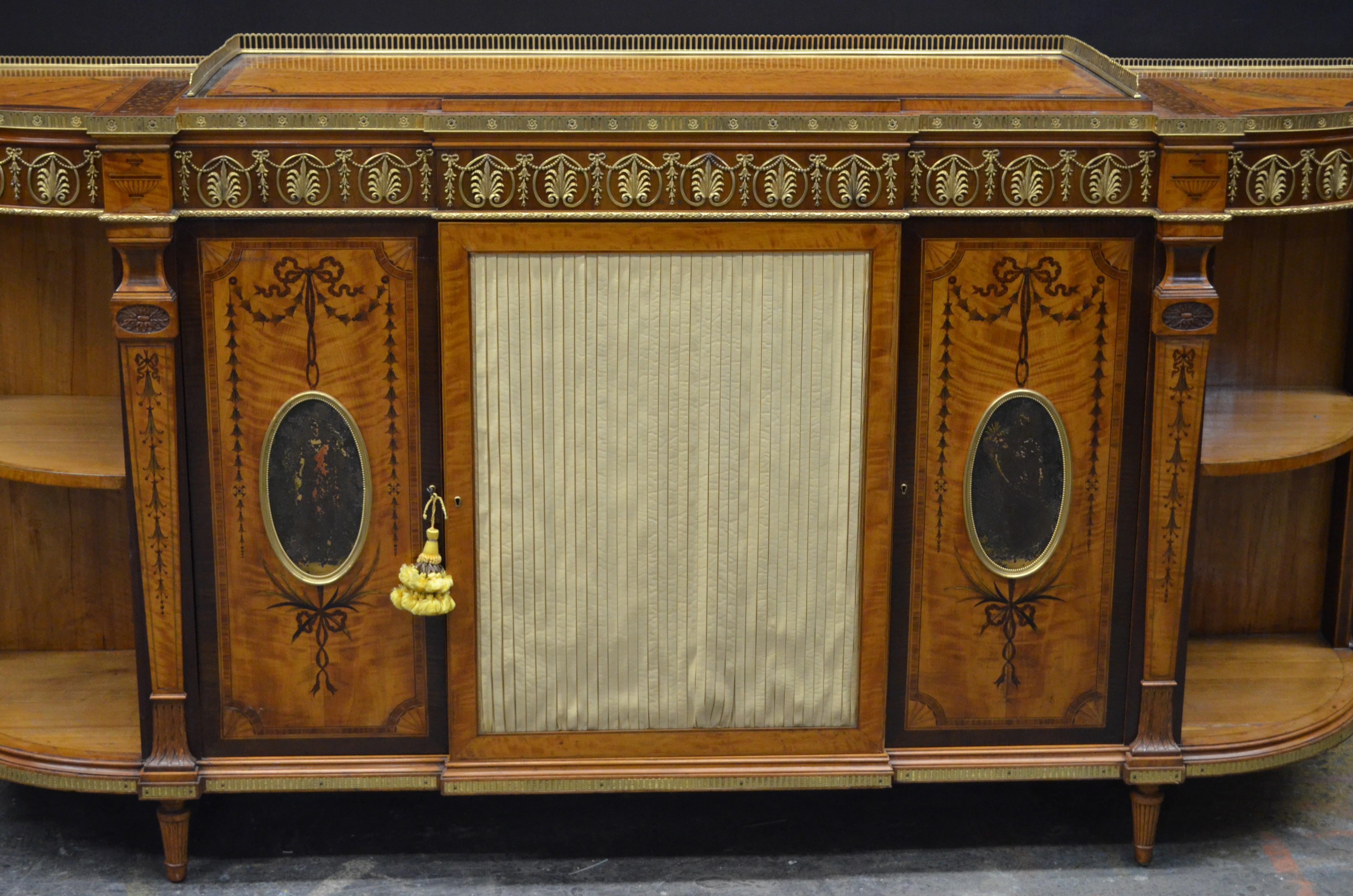 Adam Style Satinwood Credenza Stamped Wright and Mansfield, 19th Century For Sale 13