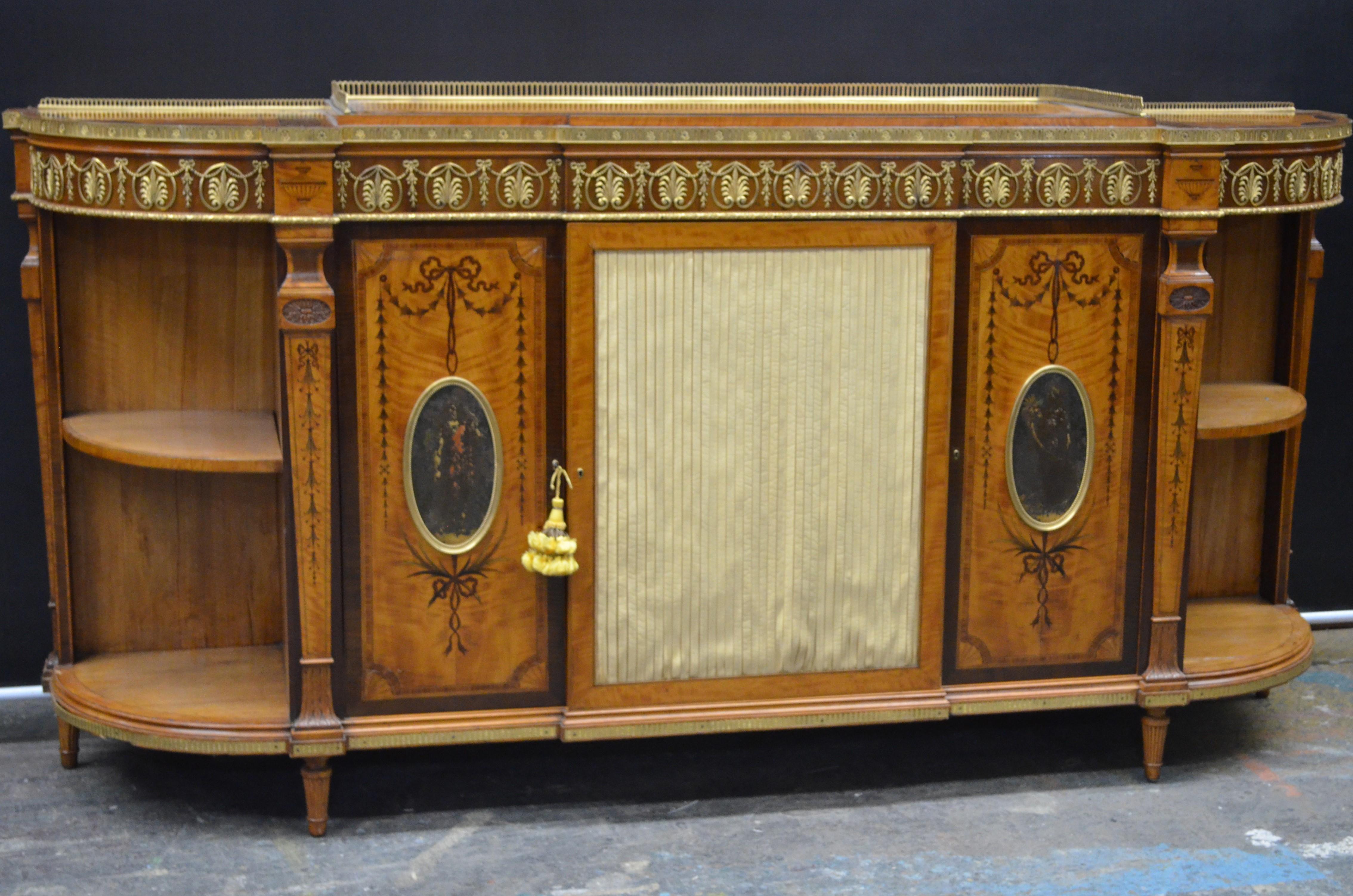 English Adam Style Satinwood Credenza Stamped Wright and Mansfield, 19th Century For Sale