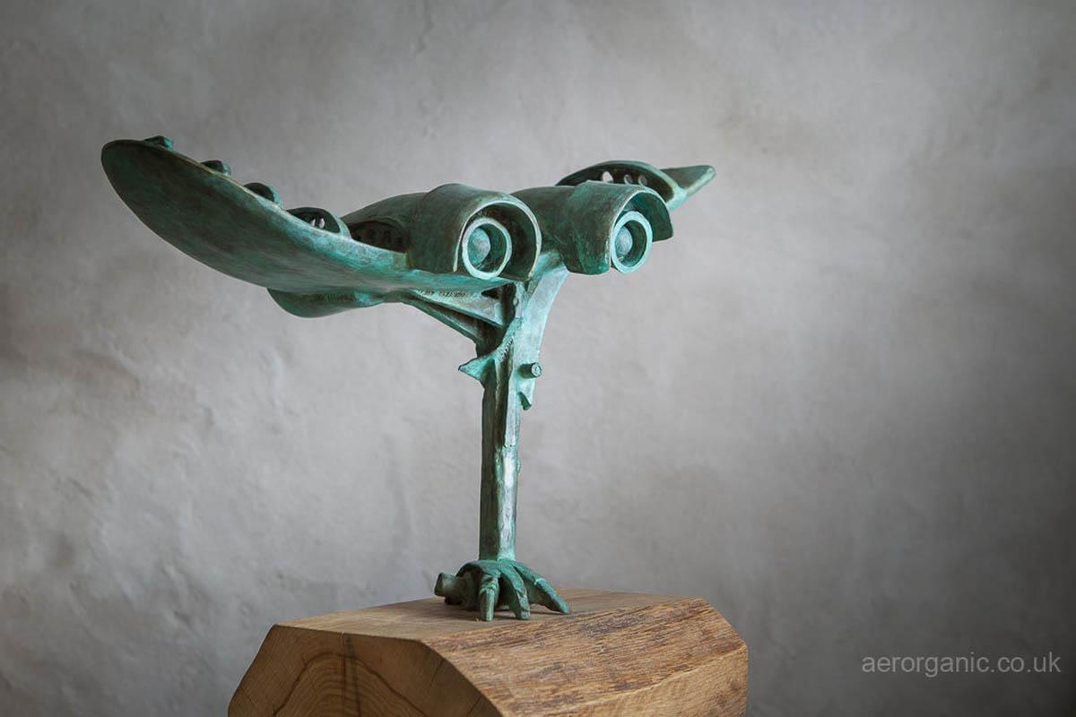 A Clipping of Wings 2 von 12 BY ADAM WARWICK HALL, Luftfahrtkunst, Skulpturkunst – Sculpture von Adam Warwick Hall