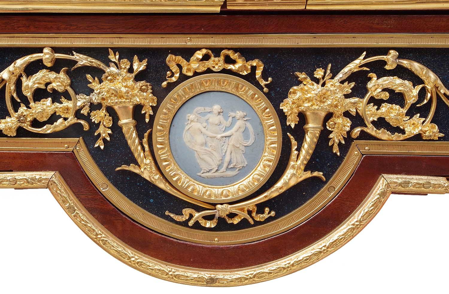 Néoclassique Console d'appoint de style Louis XVI en acajou, Adam Weisweiler, 19ème siècle en vente