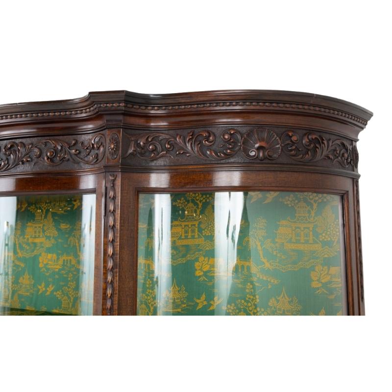 Adams Vitrine Vitrine Mahagoni Serpentine (Frühes 20. Jahrhundert) im Angebot