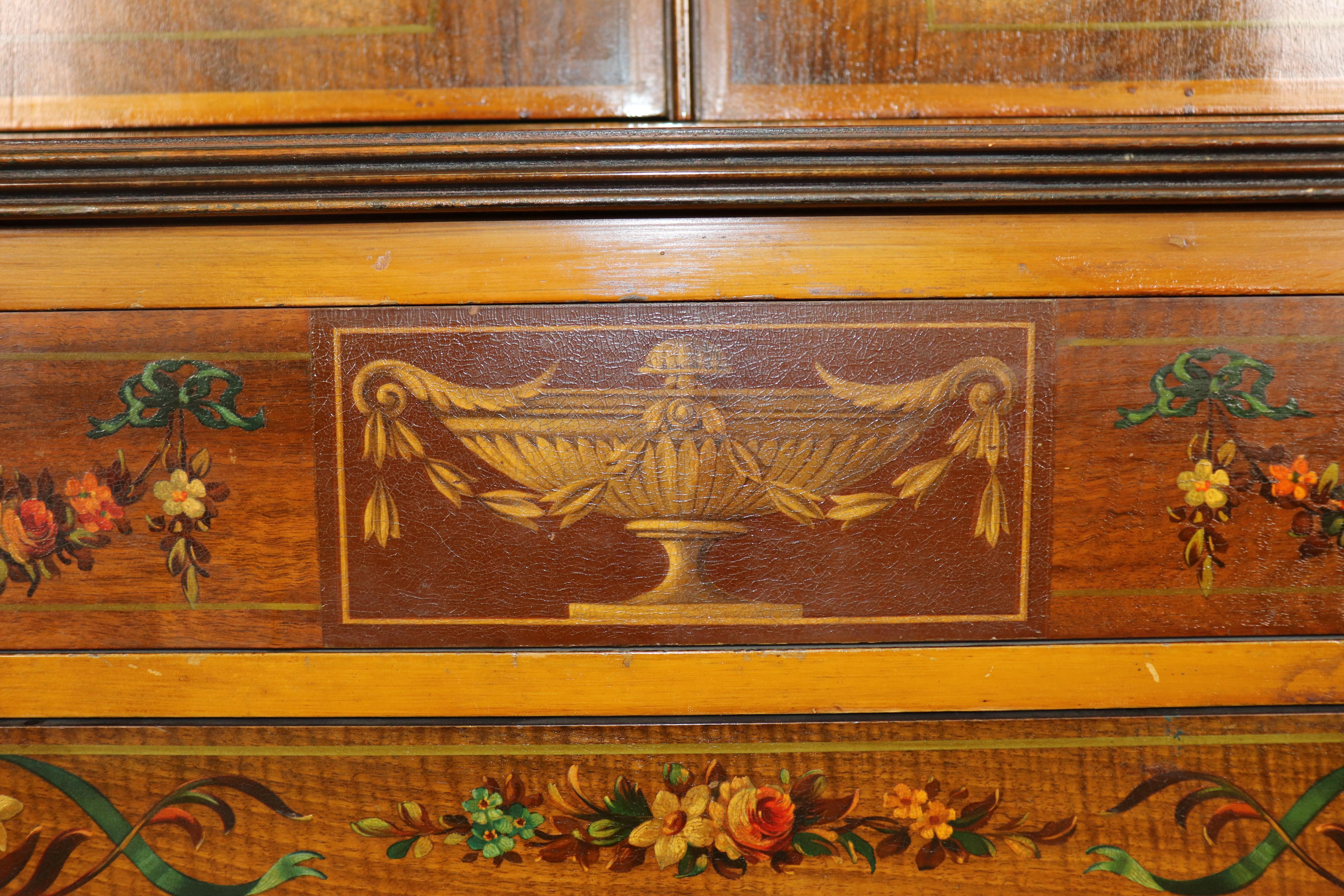 Comò da gentiluomo a cassetti componibili in legno di noce e raso decorato con vernice di Adams in vendita 7