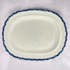 Plat anglais Pearlware Feather & Scale à bord bleu Adams & Sons