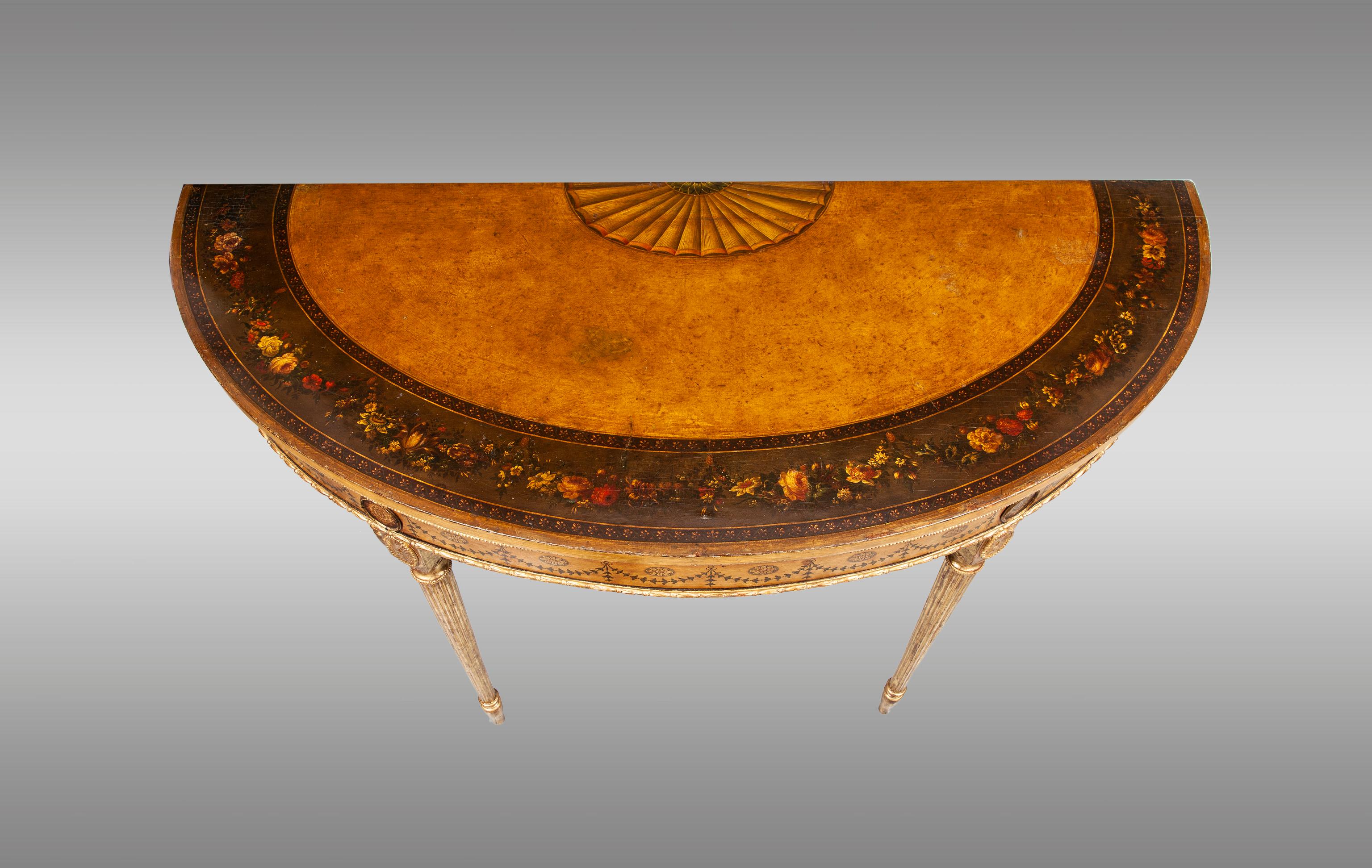 Füße aus goldenem Holz und bemalte Platte mit Blumenbordüre und klassischem Medaillon.