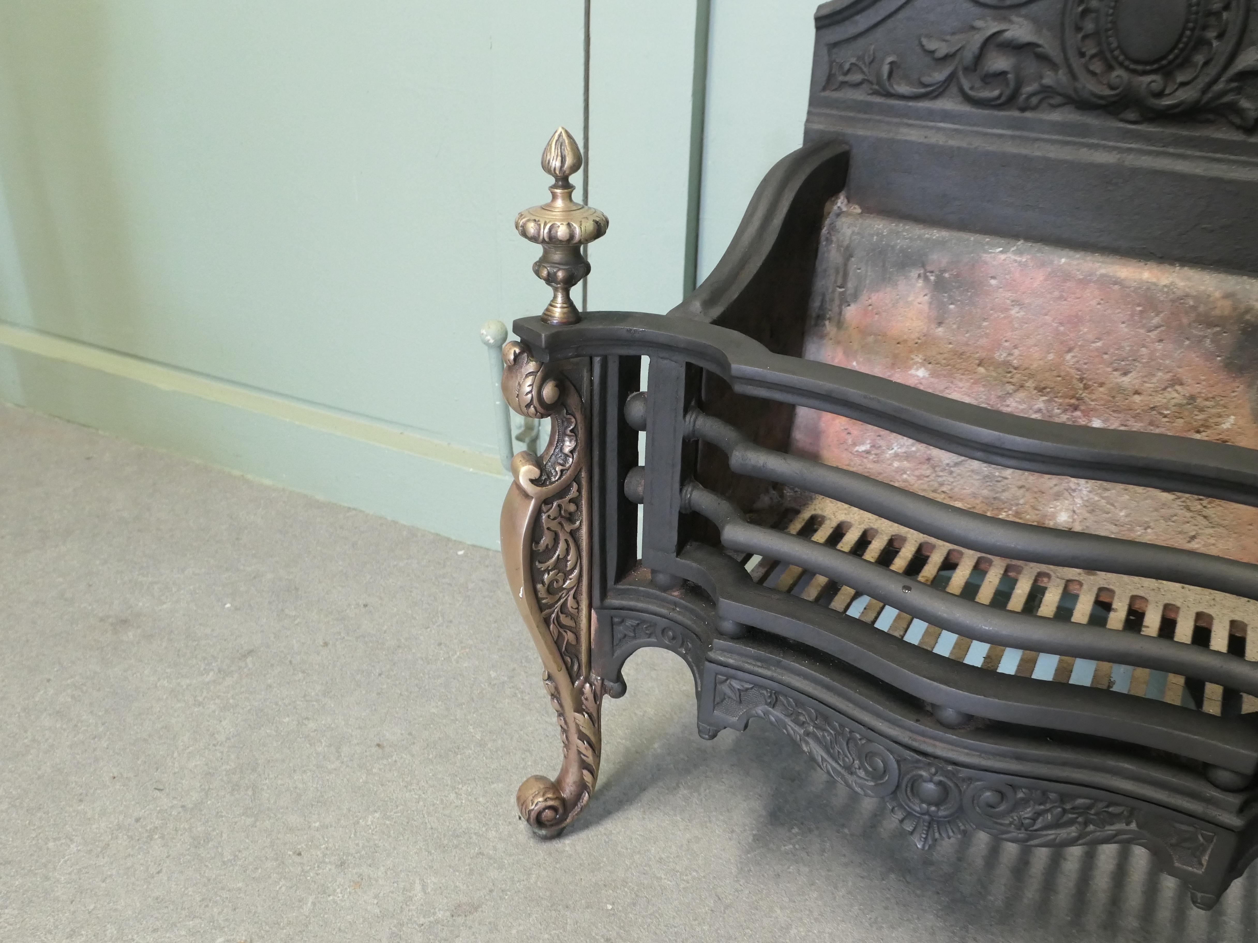 Adams Style Free Standing Fire Basket, Grate In Good Condition For Sale In Godshill, Isle of Wight