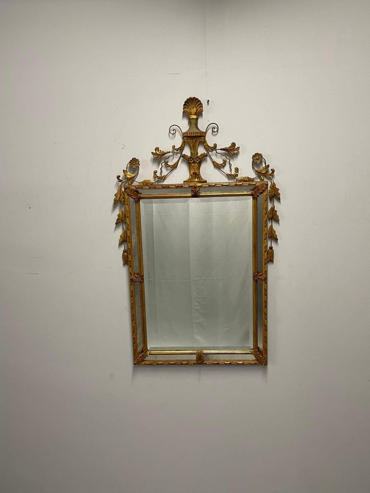 Wand-/Konsole-/Pfeilerspiegel im Adams-Stil, vergoldetes Holz, Blumenmotiv (Adamstil) im Angebot