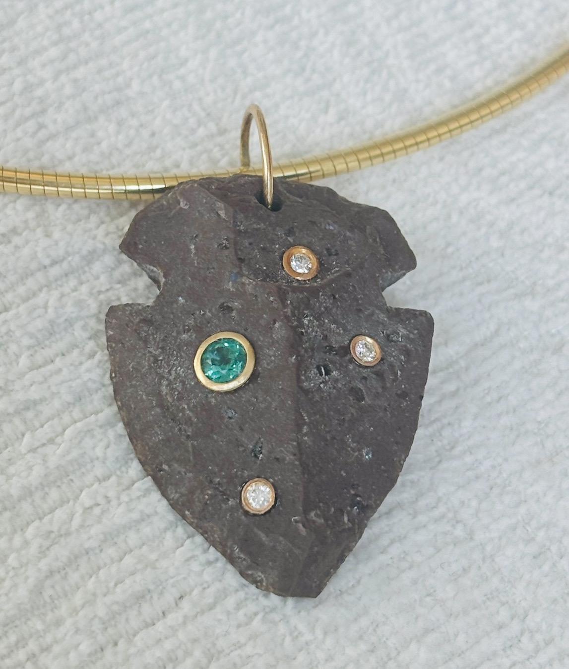 Adapted Pendant with Emerald, Diamonds & 14k Gold en vente 1
