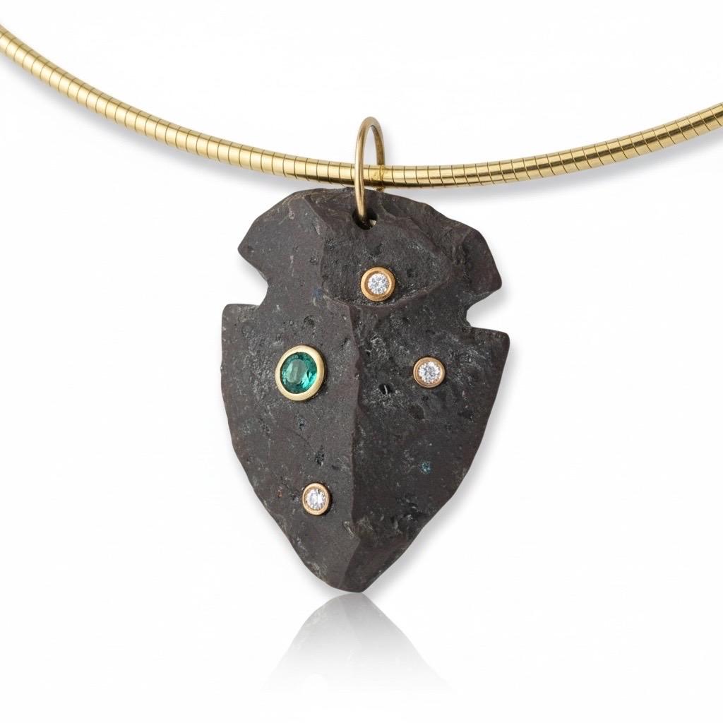 Adapted Pendant with Emerald, Diamonds & 14k Gold en vente 2