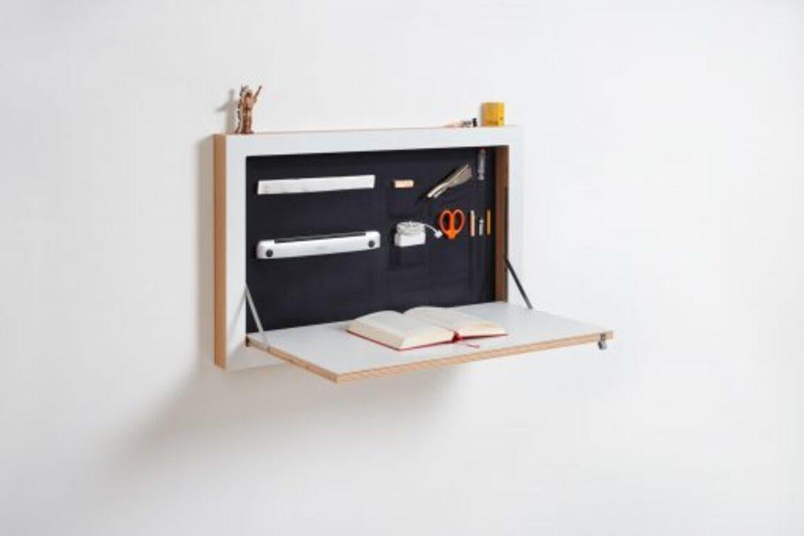 With the minimalist wallpockets made of canvas you can promote you Fläpps secretary to Secretary of State and provide additional space for unfinished work and stuff lying around. This wall storage provides your Fläpps with some serious