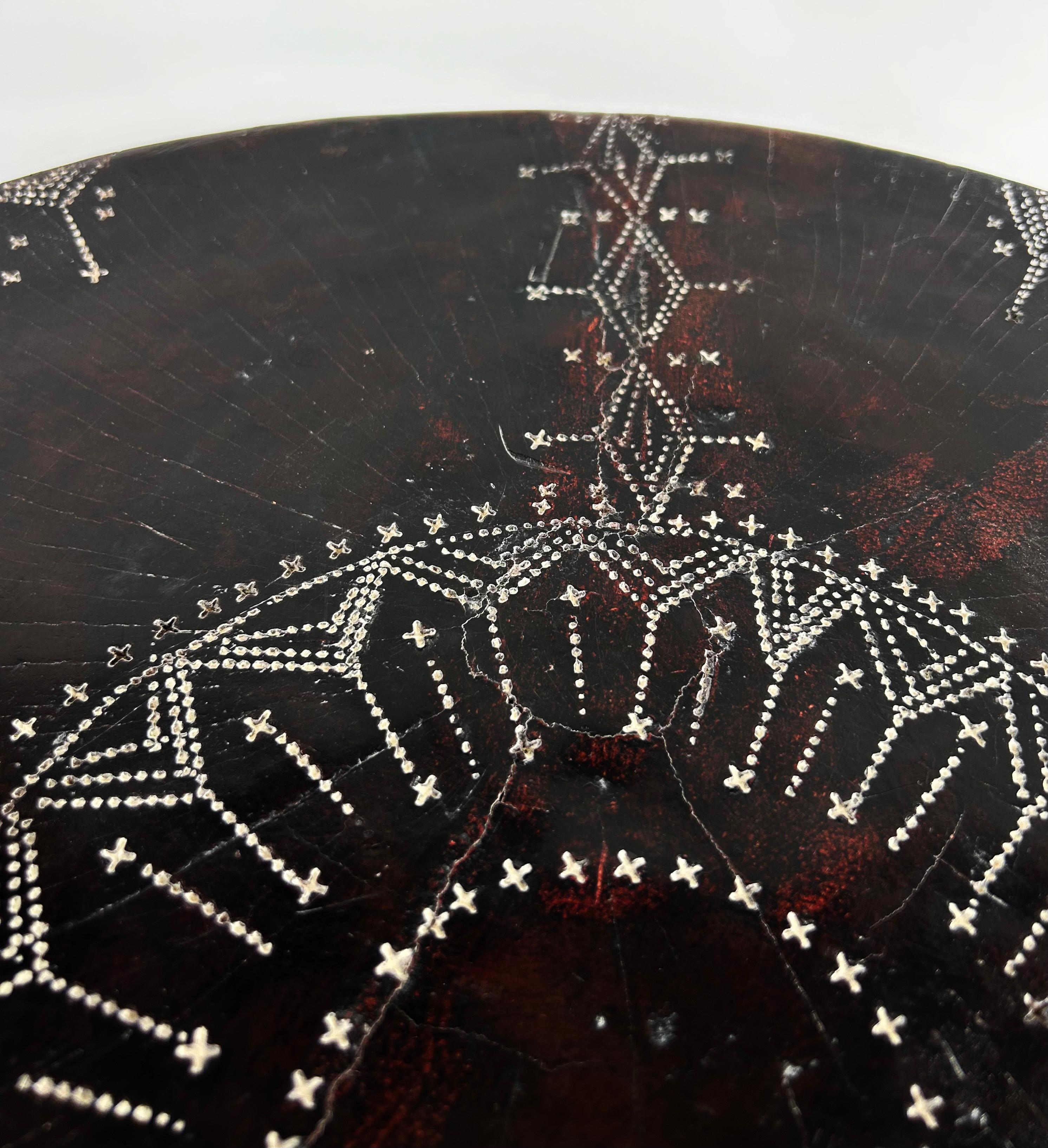 20ième siècle Table éthiopienne en bois d'Addis-Abeba sculptée dans une seule pièce de Wood, fin du 20e siècle en vente