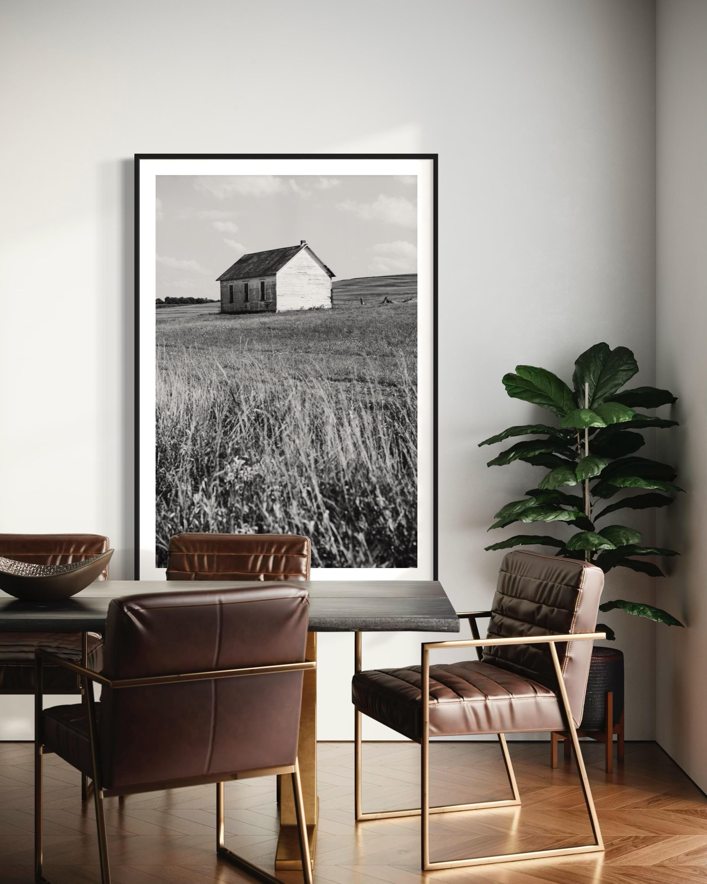 Schwarz-Weiß-Fotografie, Scheunendruck, Landschaftsdruck – unbestimmte Harmonie (Zeitgenössisch), Photograph, von Addison Jones