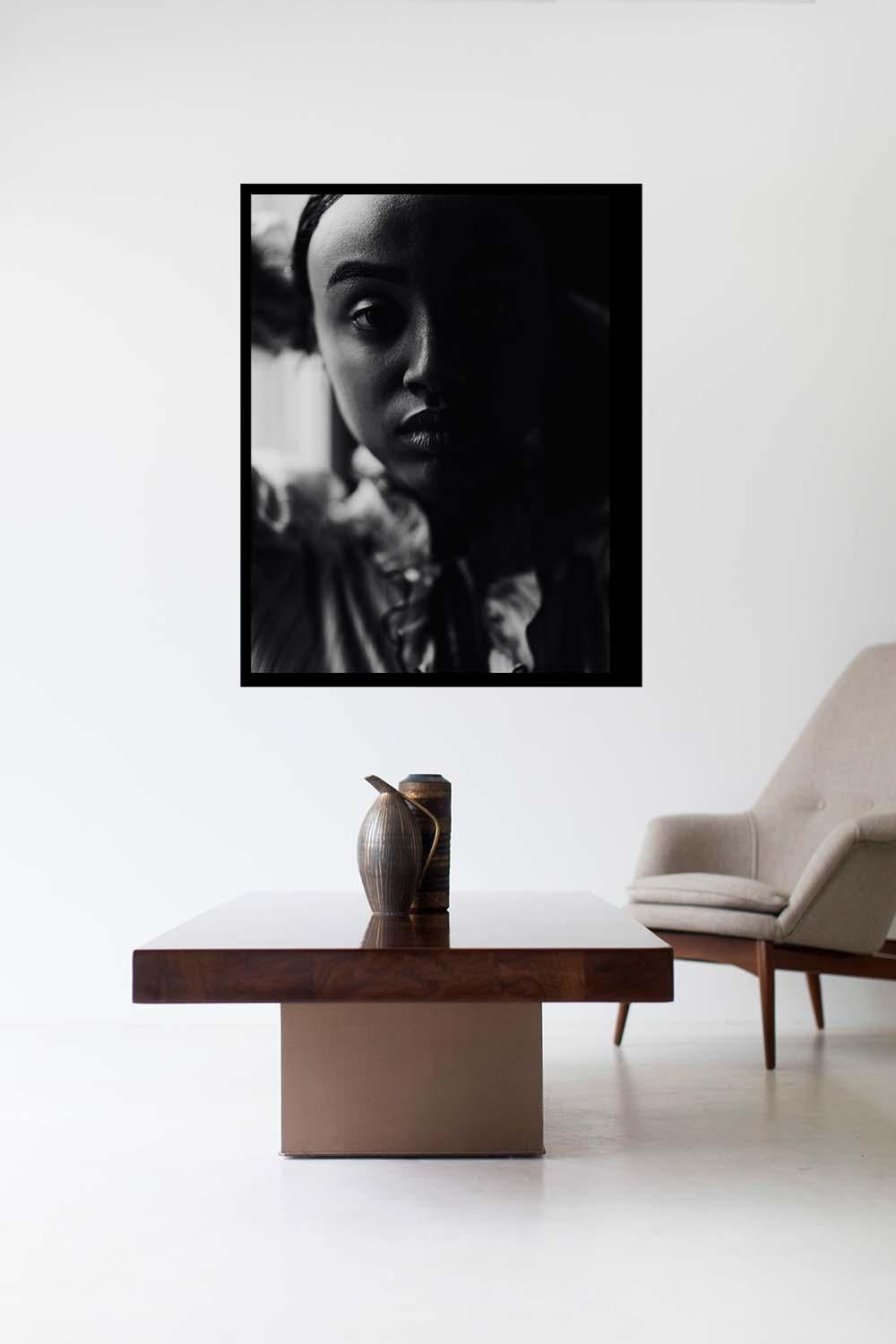 Porträtkunst, künstlerische Fotografie, Schwarz-Weiß-Fotografie-Inner Strength – Print von Addison Jones