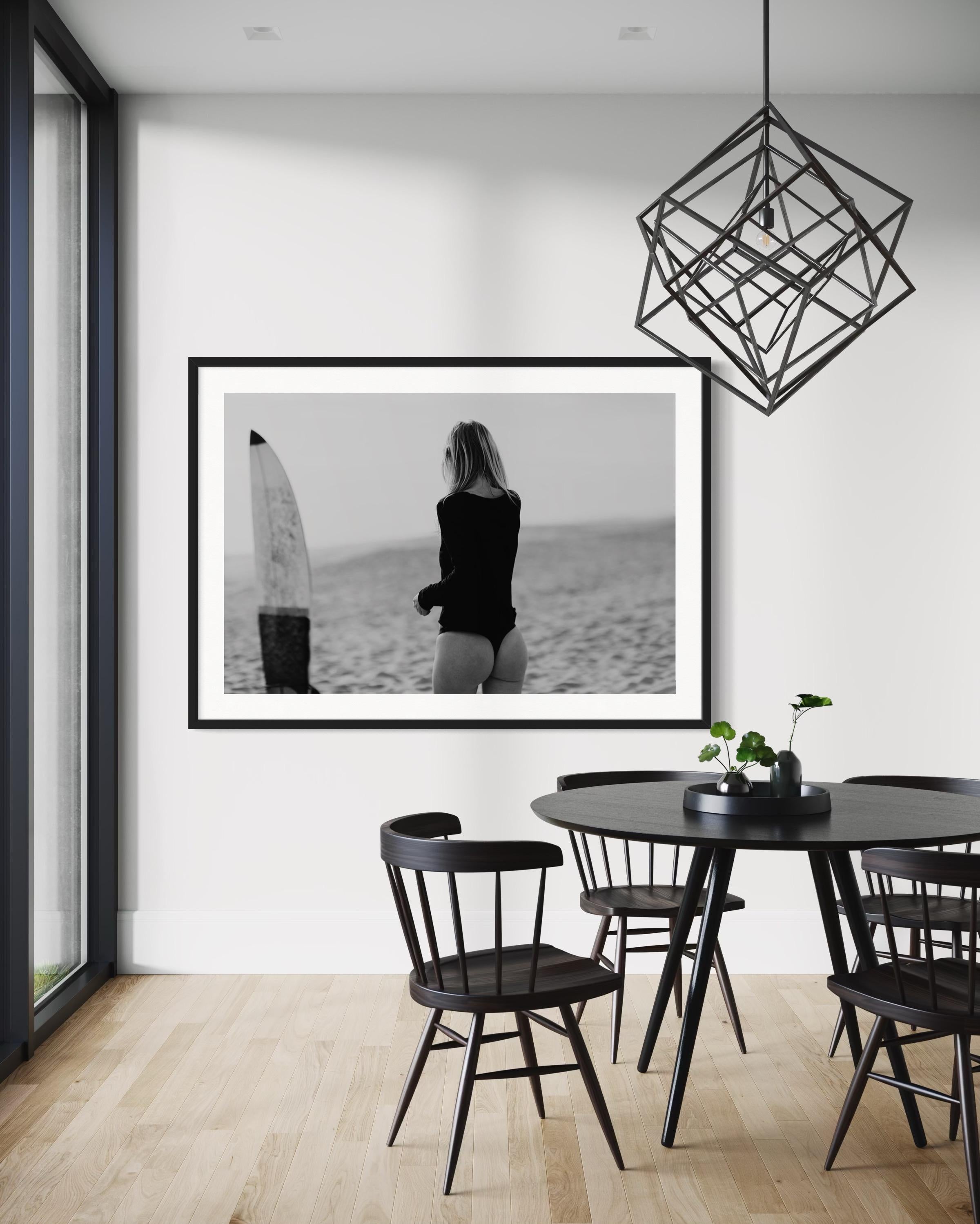 Surfdrucke, Fotografie zum Verkauf, Schwarz-Weiß-Fotografie-Drucke (Grau), Black and White Photograph, von Addison Jones