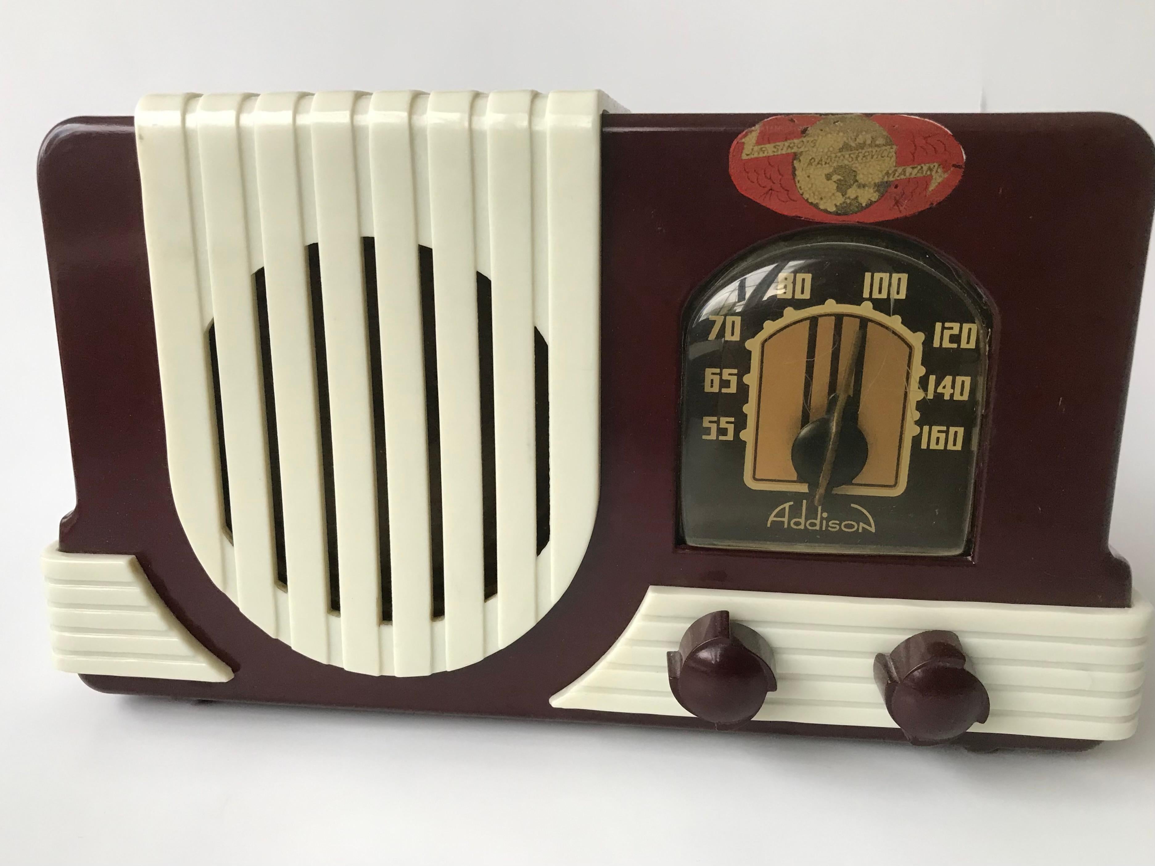 In 1939, Toronto-based Addison Industries Ltd., a Canadian company, was founded focussing on the production of commercial tube radios.  The Model 2 “Small Addison” series, featured here, has a large ridged grille or speaker cover that covers nearly