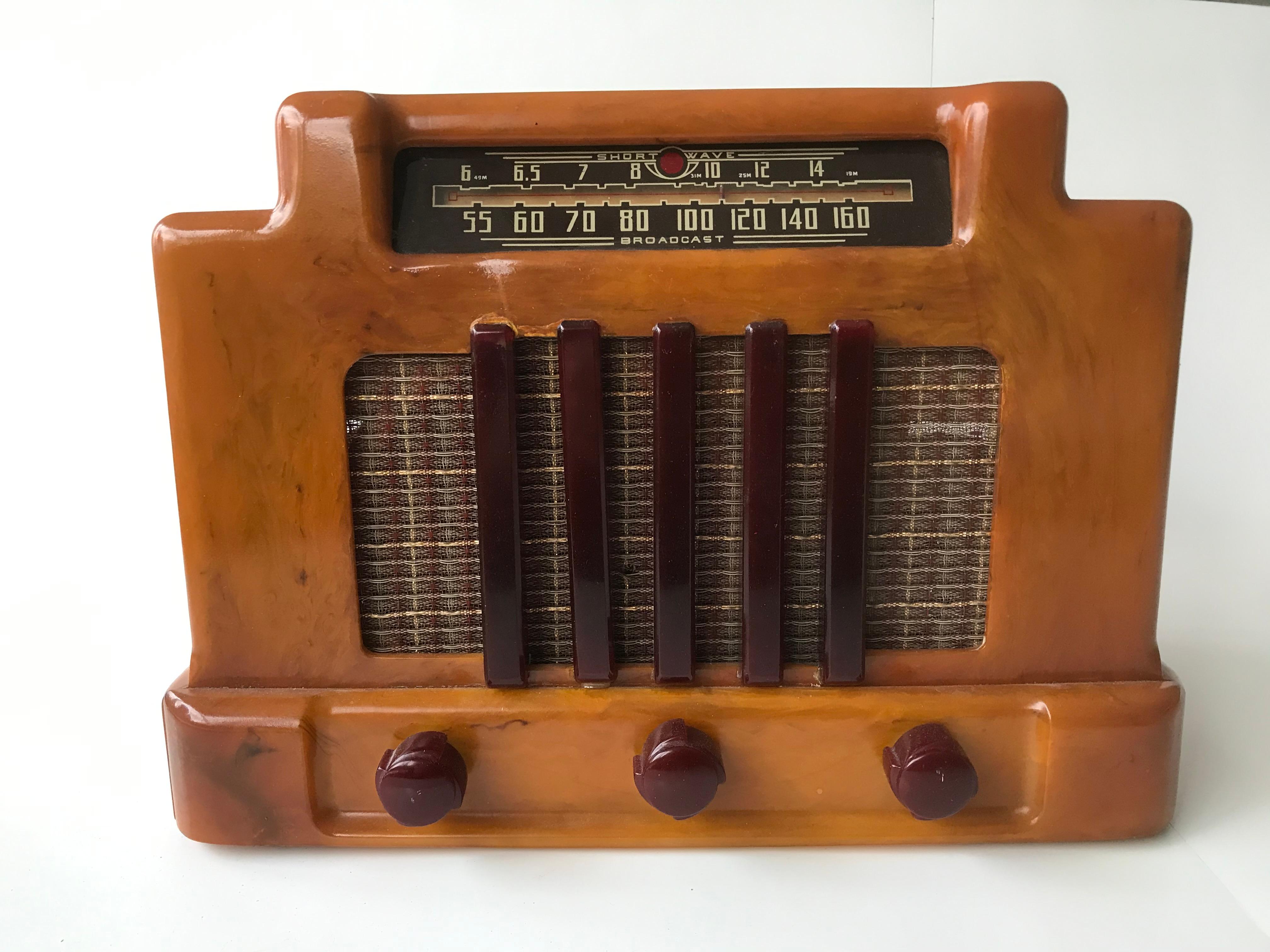 In 1939, Toronto-based Addison Industries Ltd., a Canadian company, was founded focussing on the production of commercial tube radios.  The Model 5 “Big Addison” series, featured here, resembling a courthouse or similar monumental building, was made