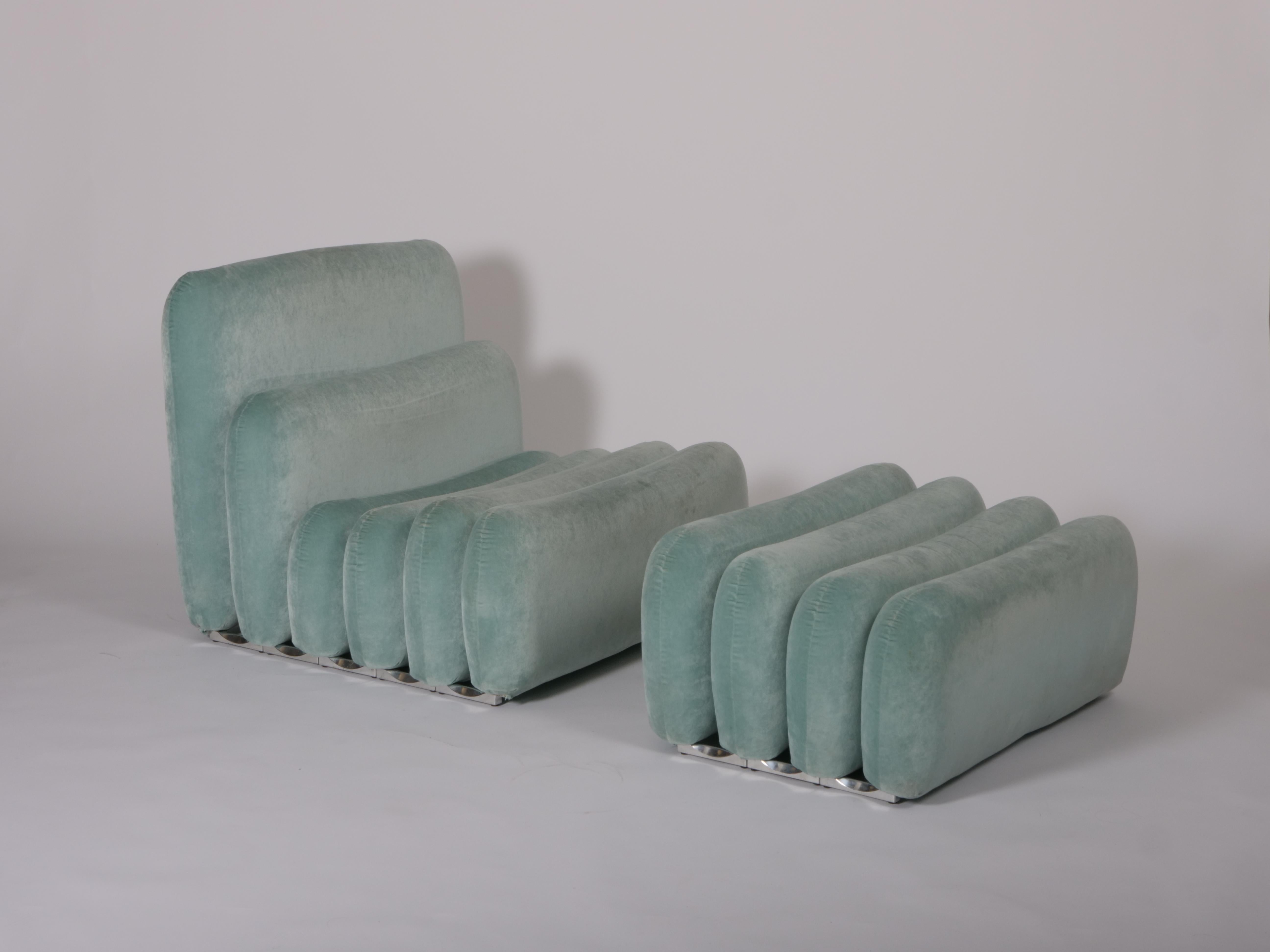 Additional System armchairs and ottomans by Joe Colombo for Sormani, c1968 (Space Age) im Angebot