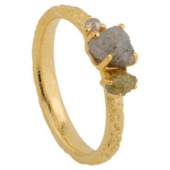 Anello A.deitiy realizzato con argento riciclato, diamanti estratti e placcatura in oro a 3 micron