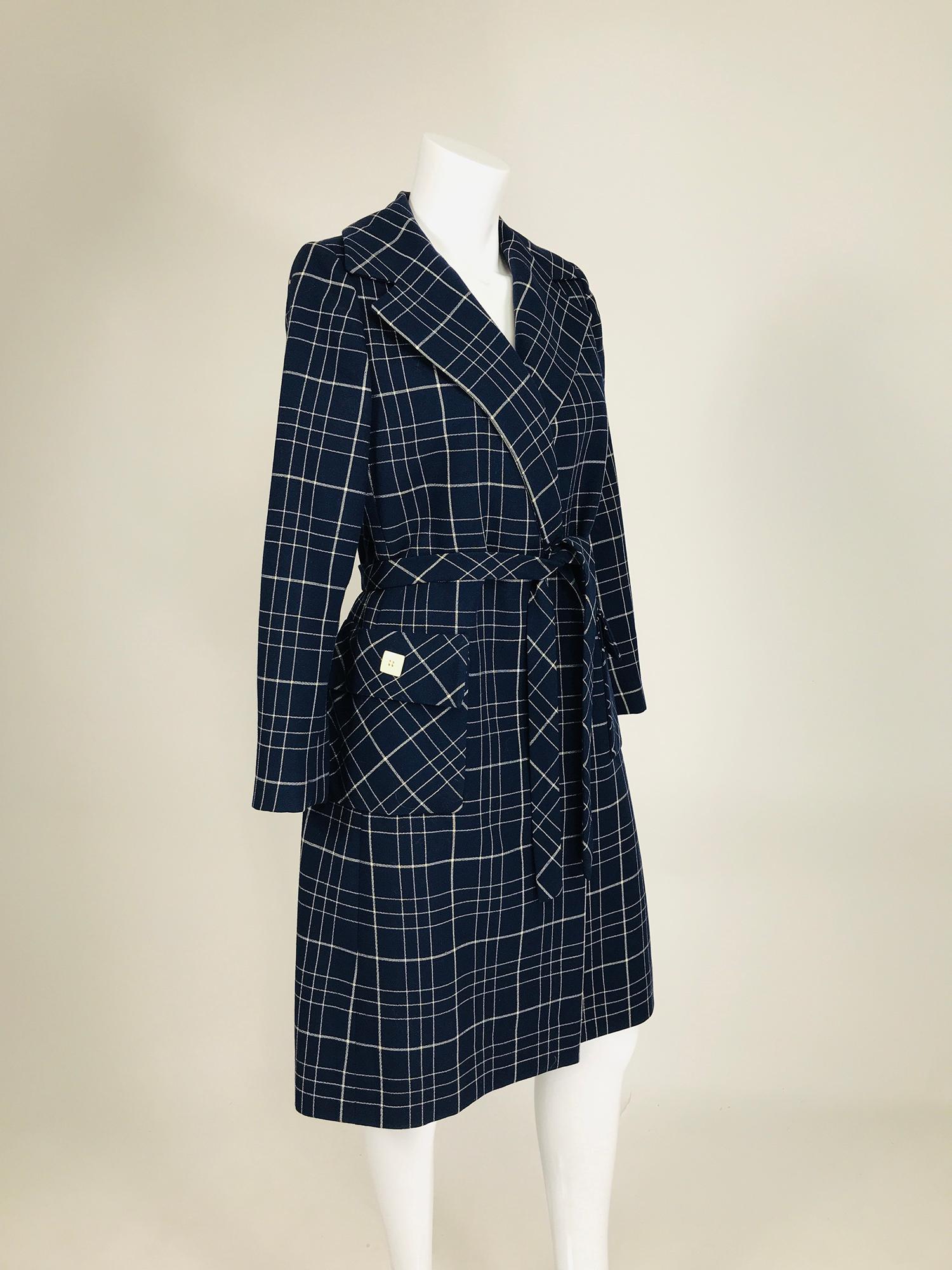 Adele Simpson 1960s Navy & White Wool Plaid  Wrap Coat For Sale 2