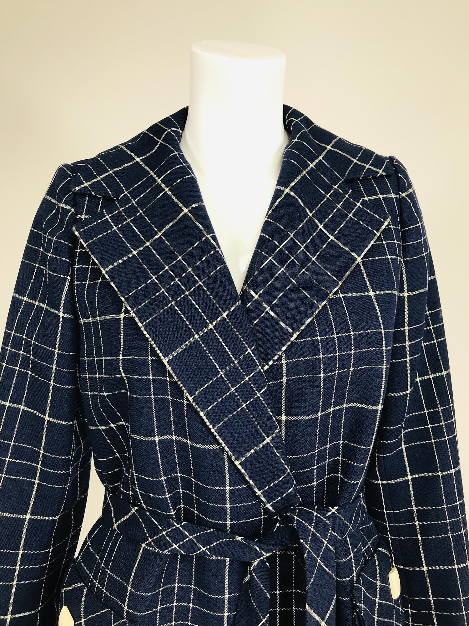 Adele Simpson 1960s Navy & White Wool Plaid  Wrap Coat For Sale 5